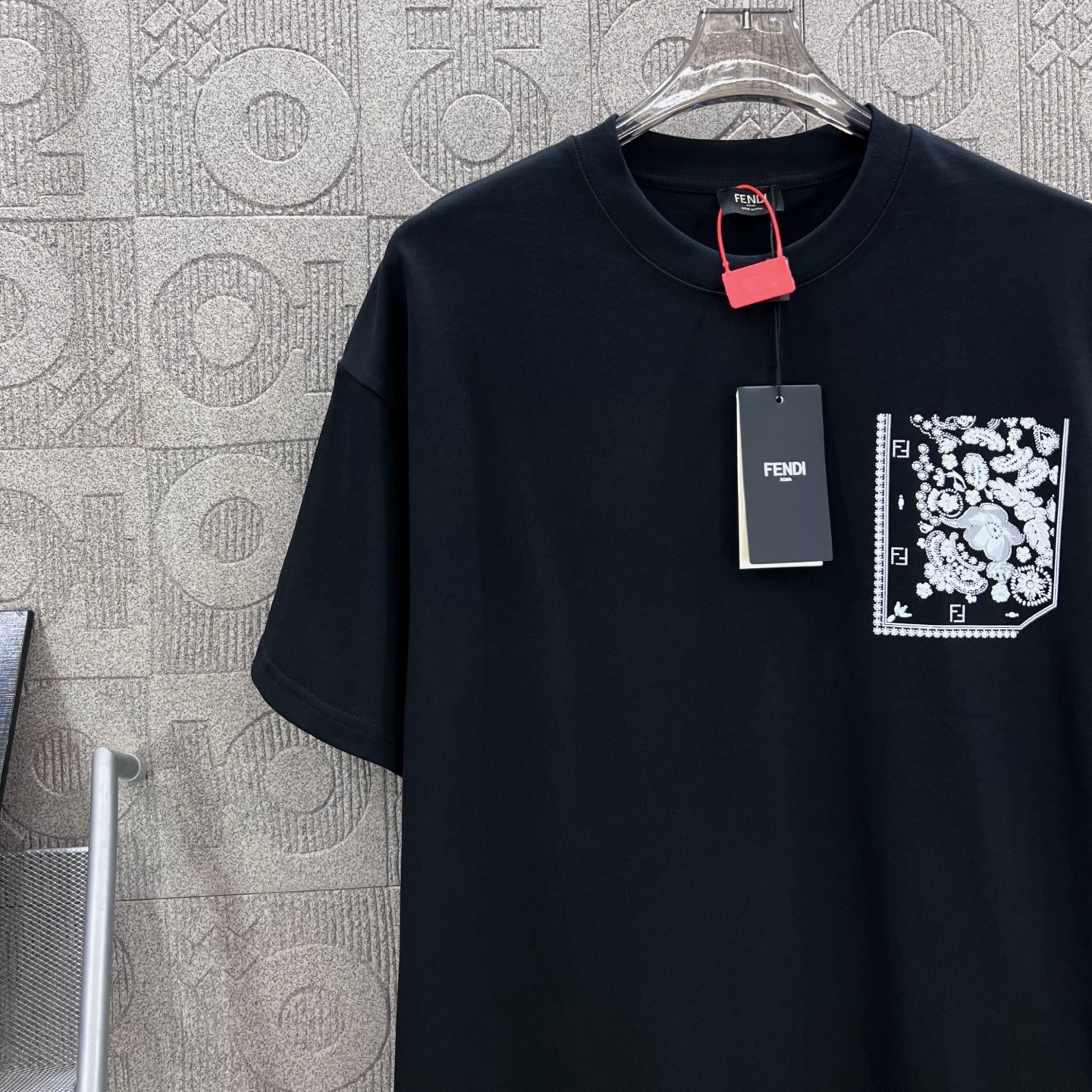 Fendi T Shirt  Embroider Logo Size XS-L
