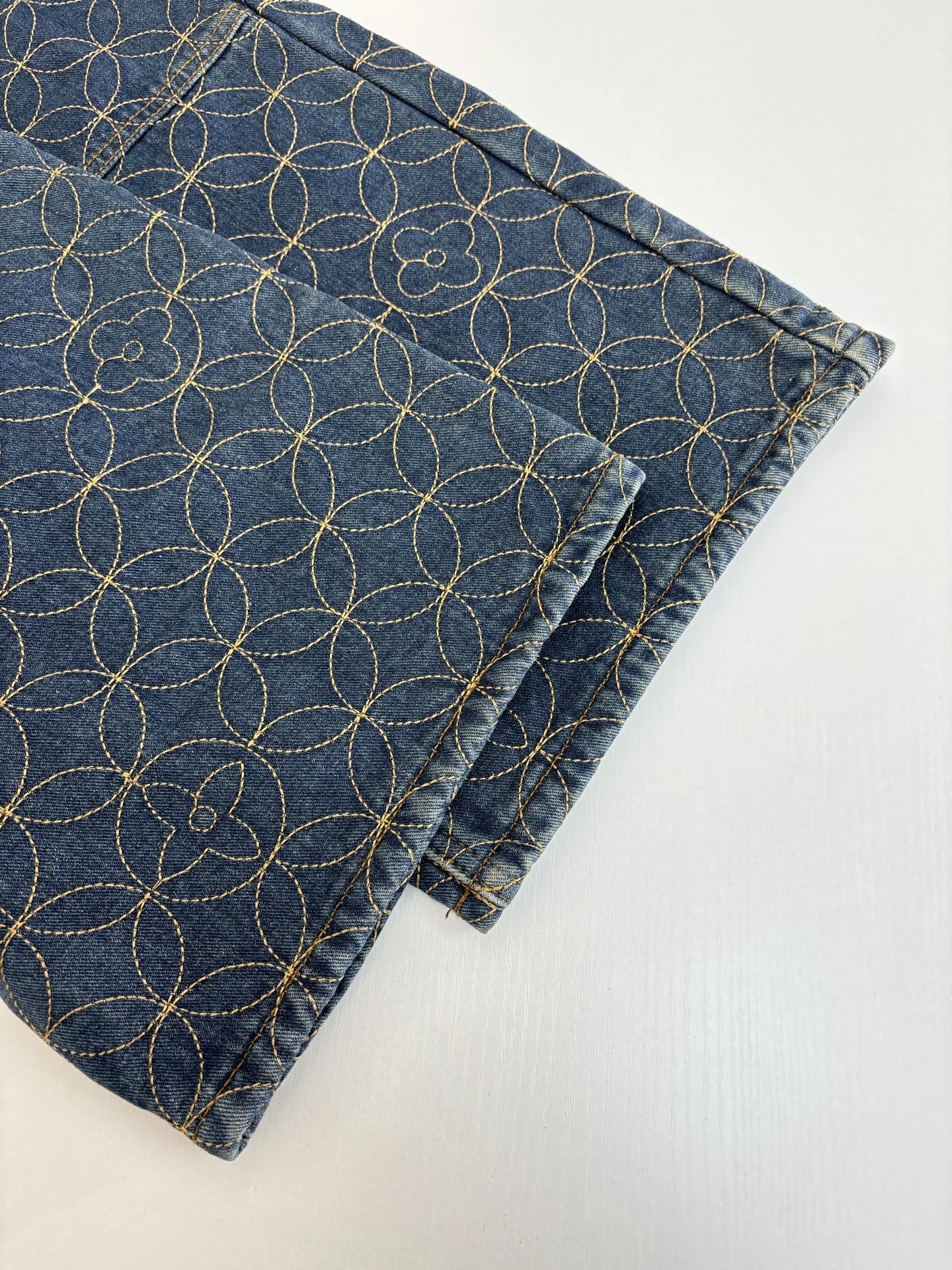 Louis Vuitton Unisex Jeans Size S-XL