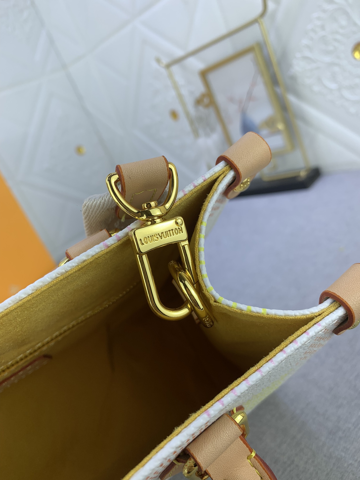 Louis Vuitton M46373 OnTheGo Women Shoulder Bags Size 25*19*11cm