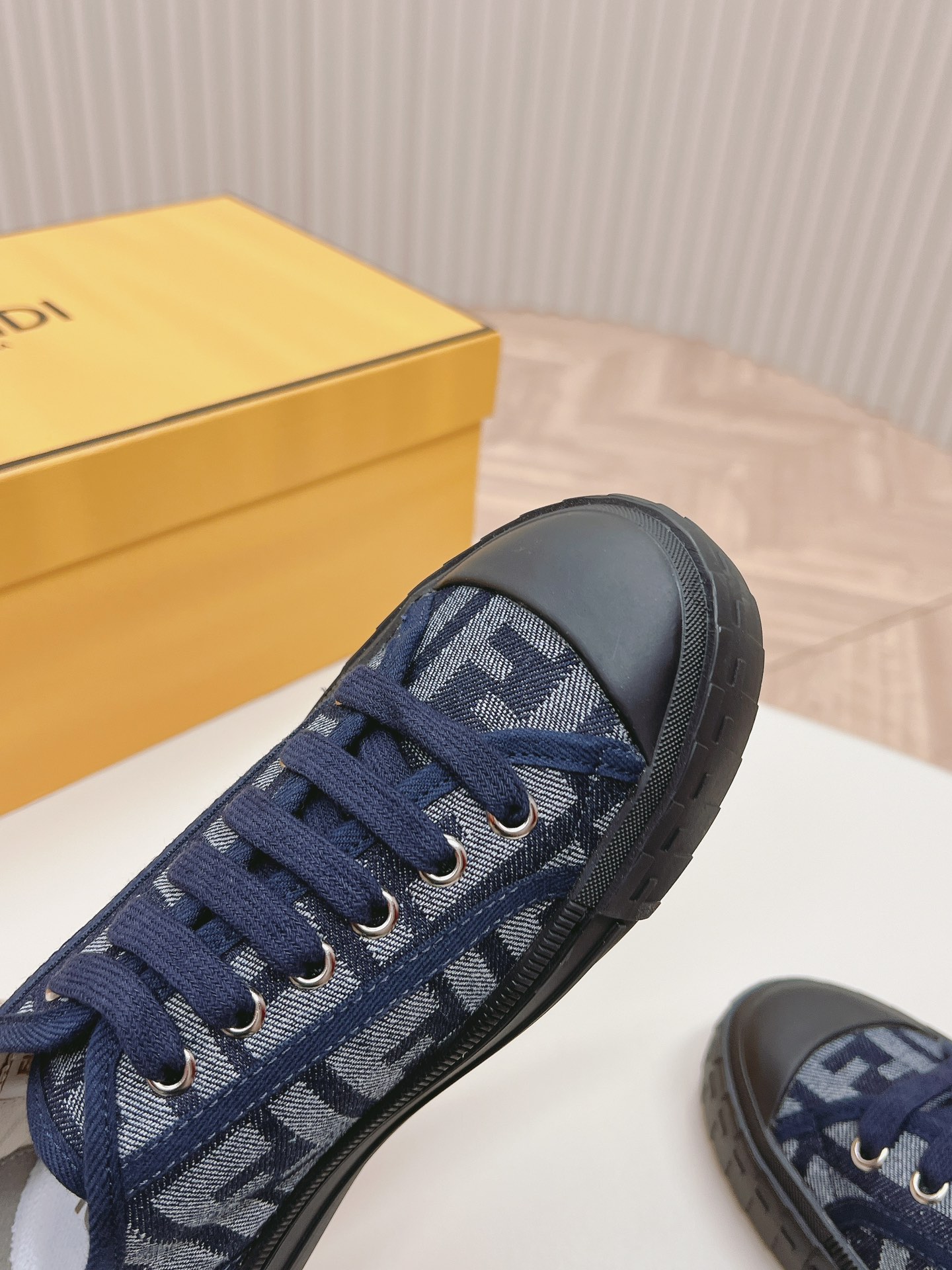 Fendi 2024ss New arrival Sneaker Size 36-40