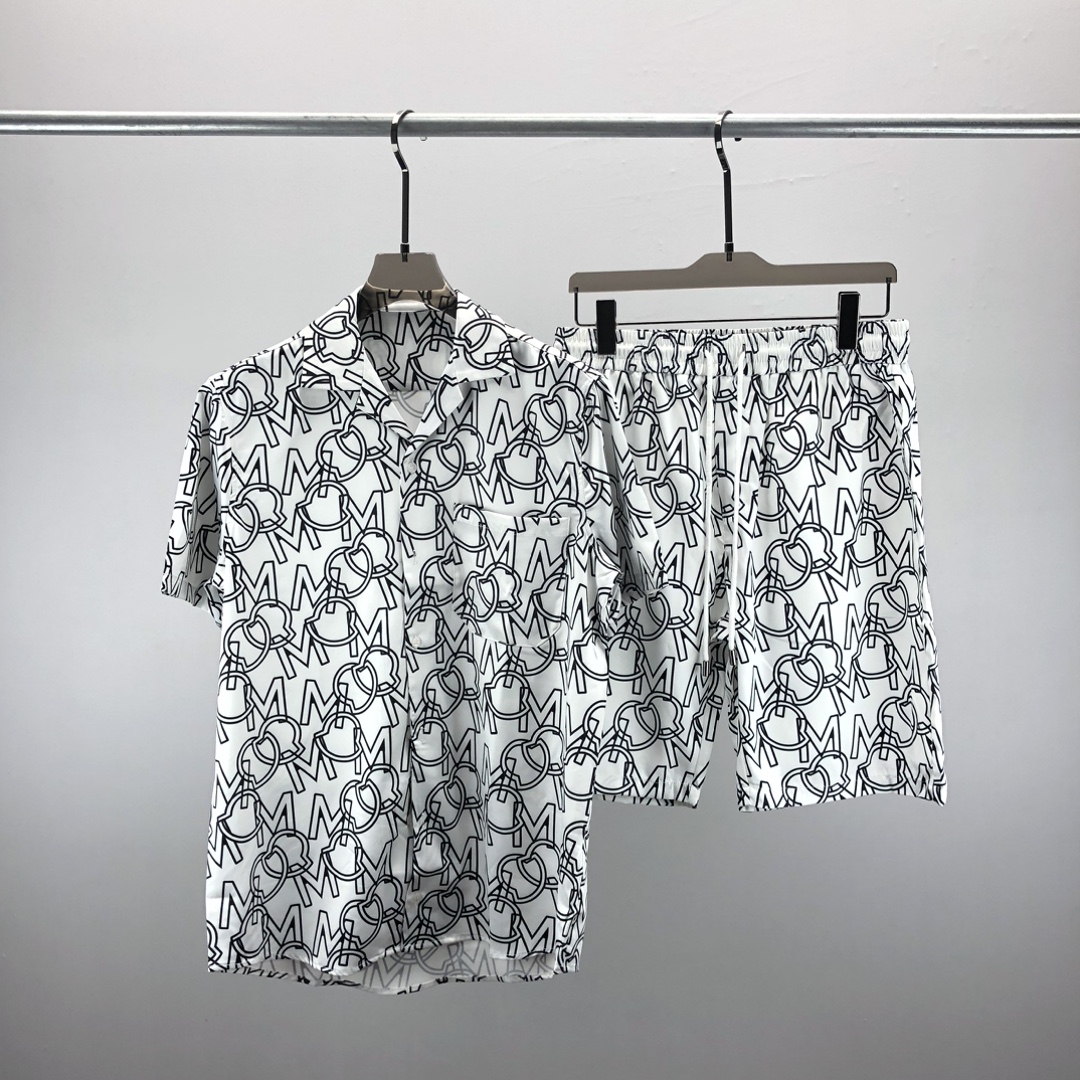 Moncler Sommeranzug Size S-XXL