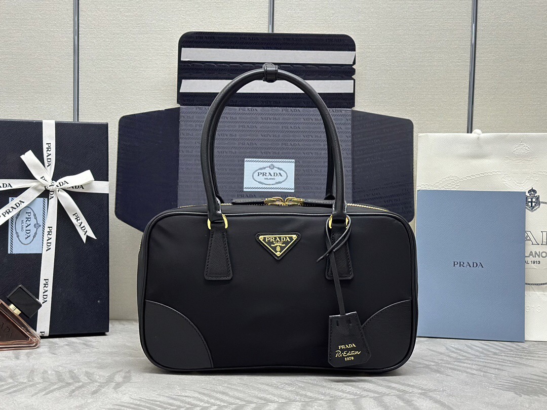 Prada 1BB115 Re-Edition 1978 Medium Re-Nylon Handtasche, 30 × 17,5 × 9 cm