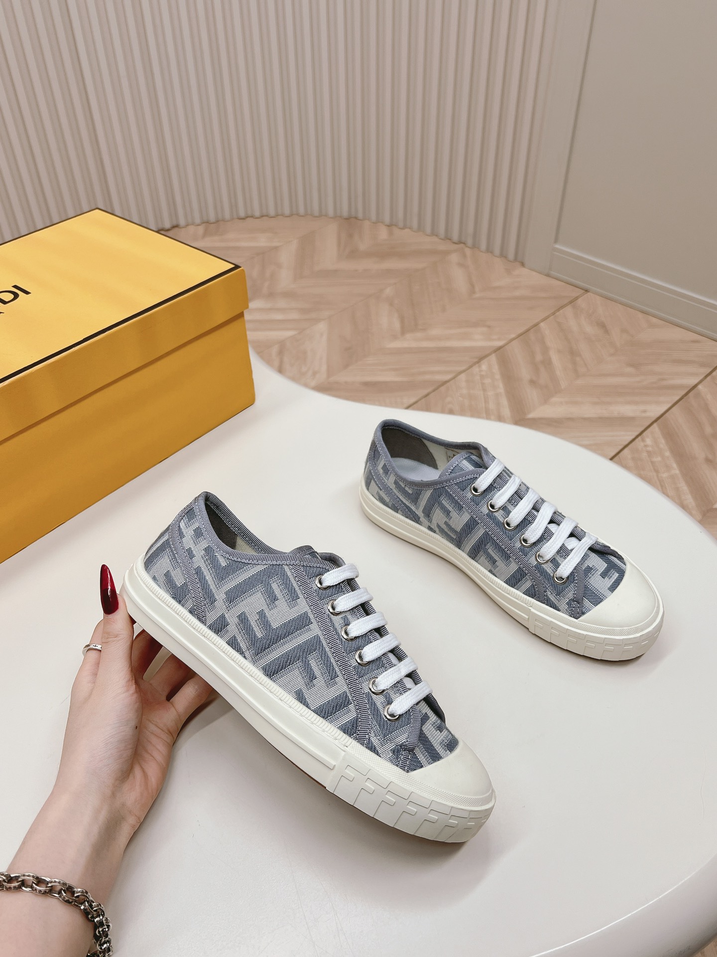 Fendi 2024ss New arrival Sneaker Size 36-40