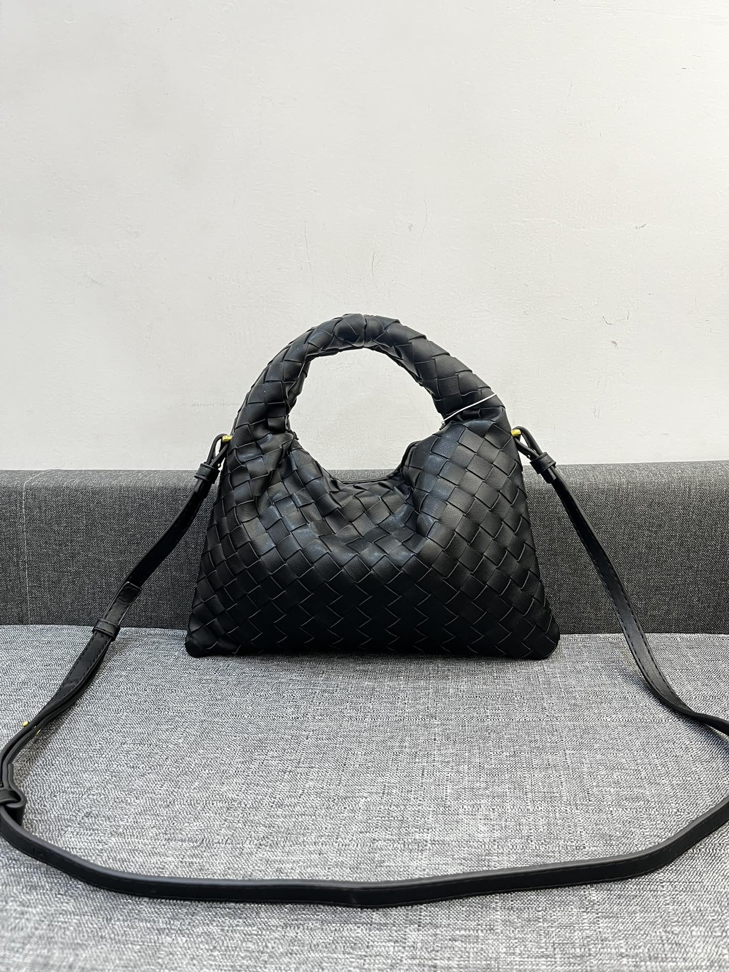 Bottega Veneta HO Women Shoulder Bags 28*17cm