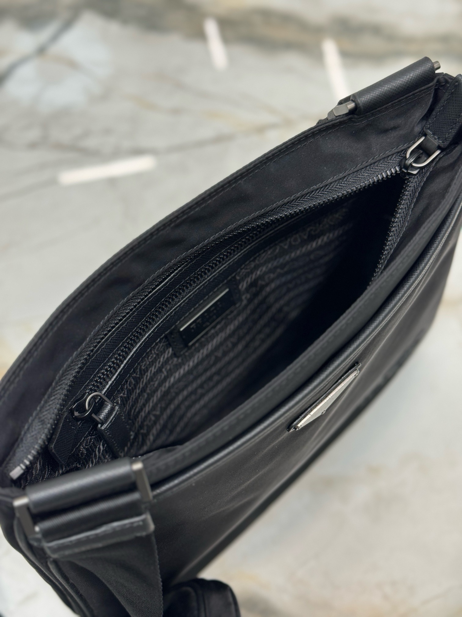 Prada 2VH118 Saffiano Re-Nylon Mens Shoulder Bags Size 28*25*6cm