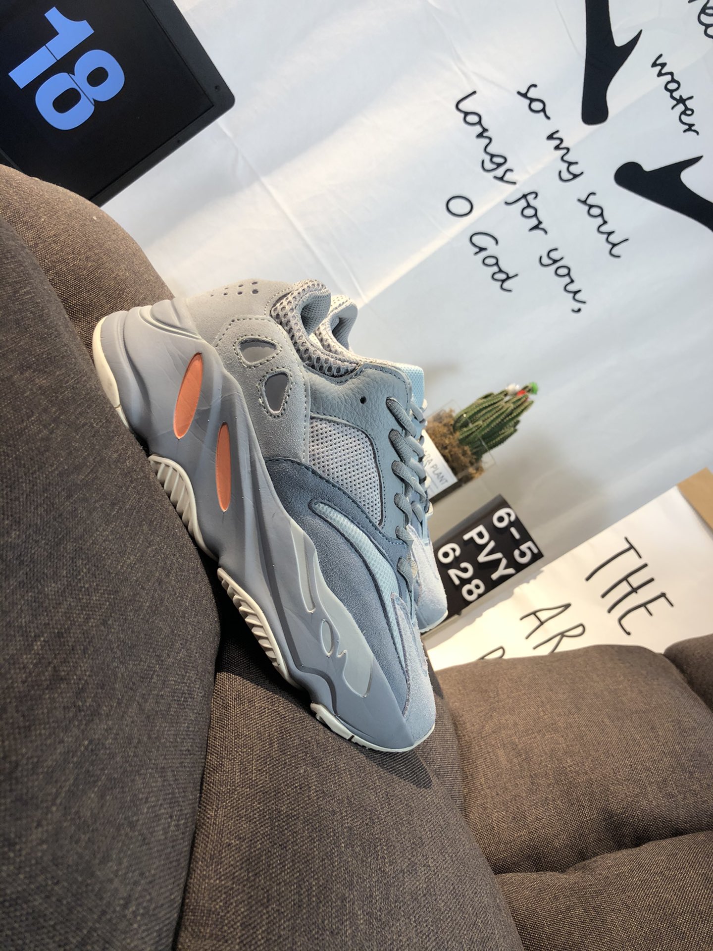 Yeezy 700 Boost Mens/Women's Sneakers Shoes 36 - 45