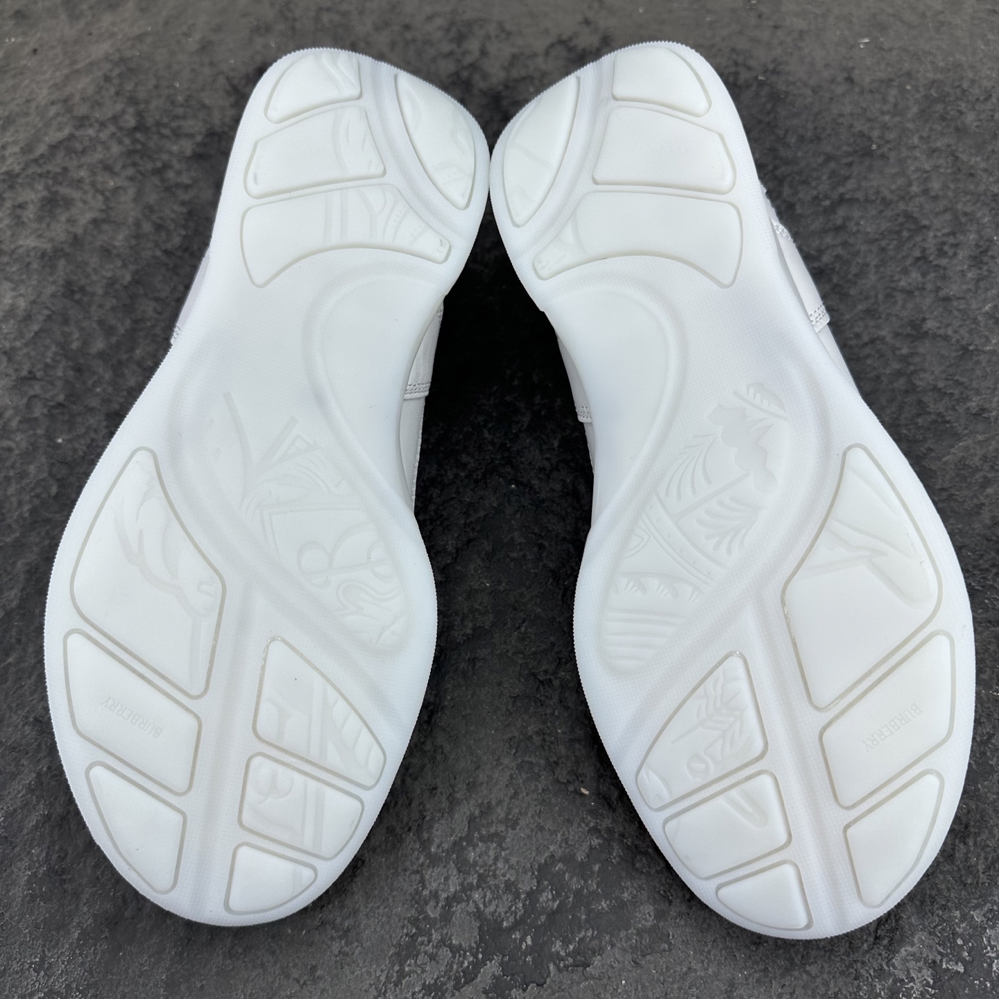 Burberry Matrix Sneaker Size 36-46