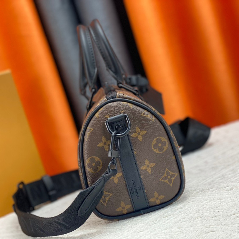 Louis Vuitton Keepall Bandoulière 25 Mens Shoulder Bags