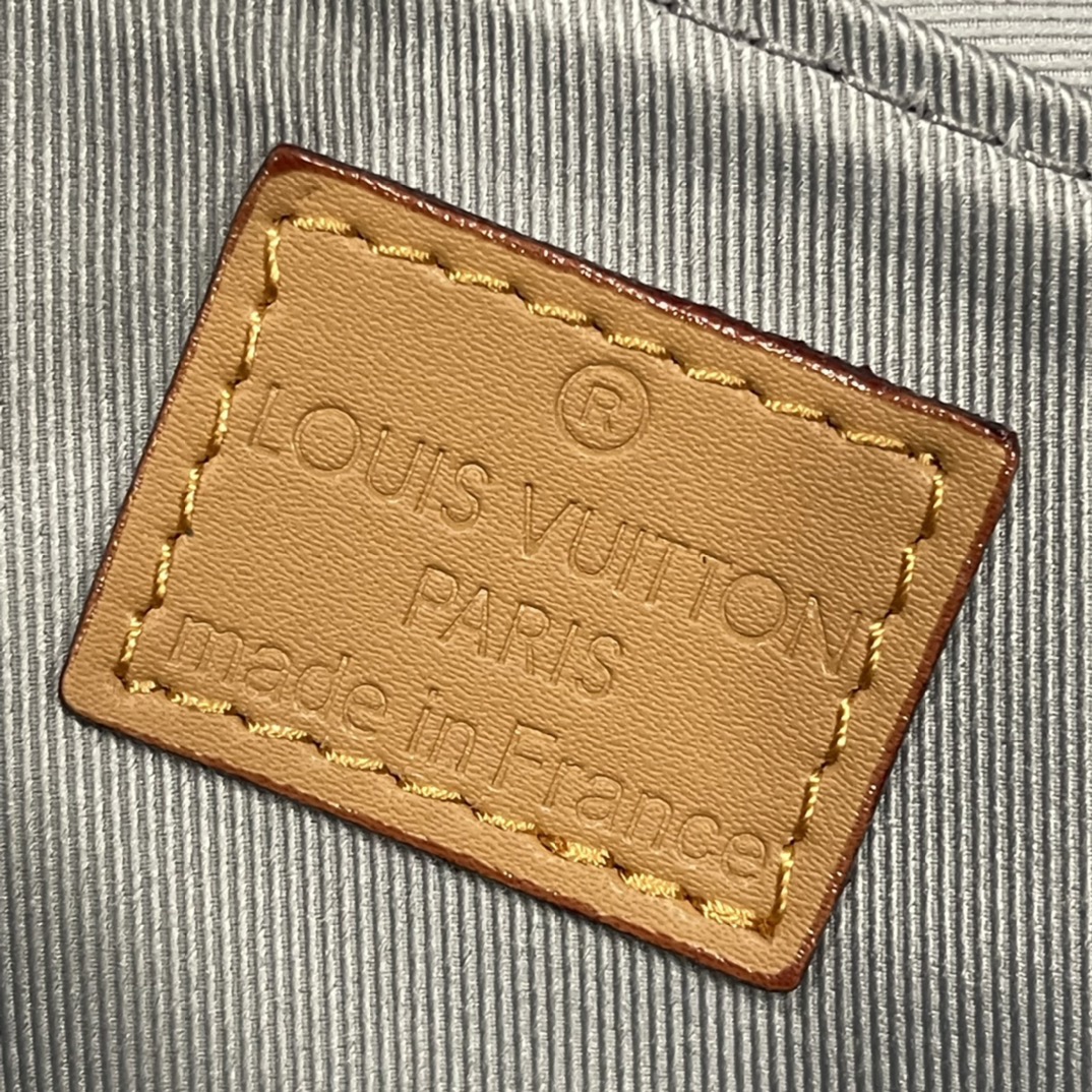 Louis Vuitton N40708 Montsouris Backpack Size 32*40*19cm