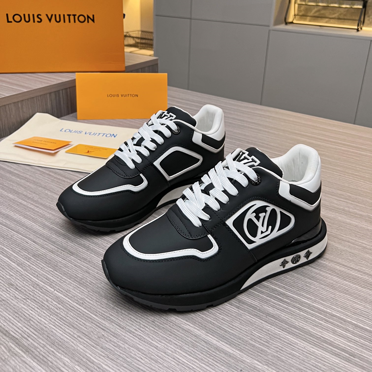 Louis Vuitton 2024ss Runaway Sneaker Size 40-46
