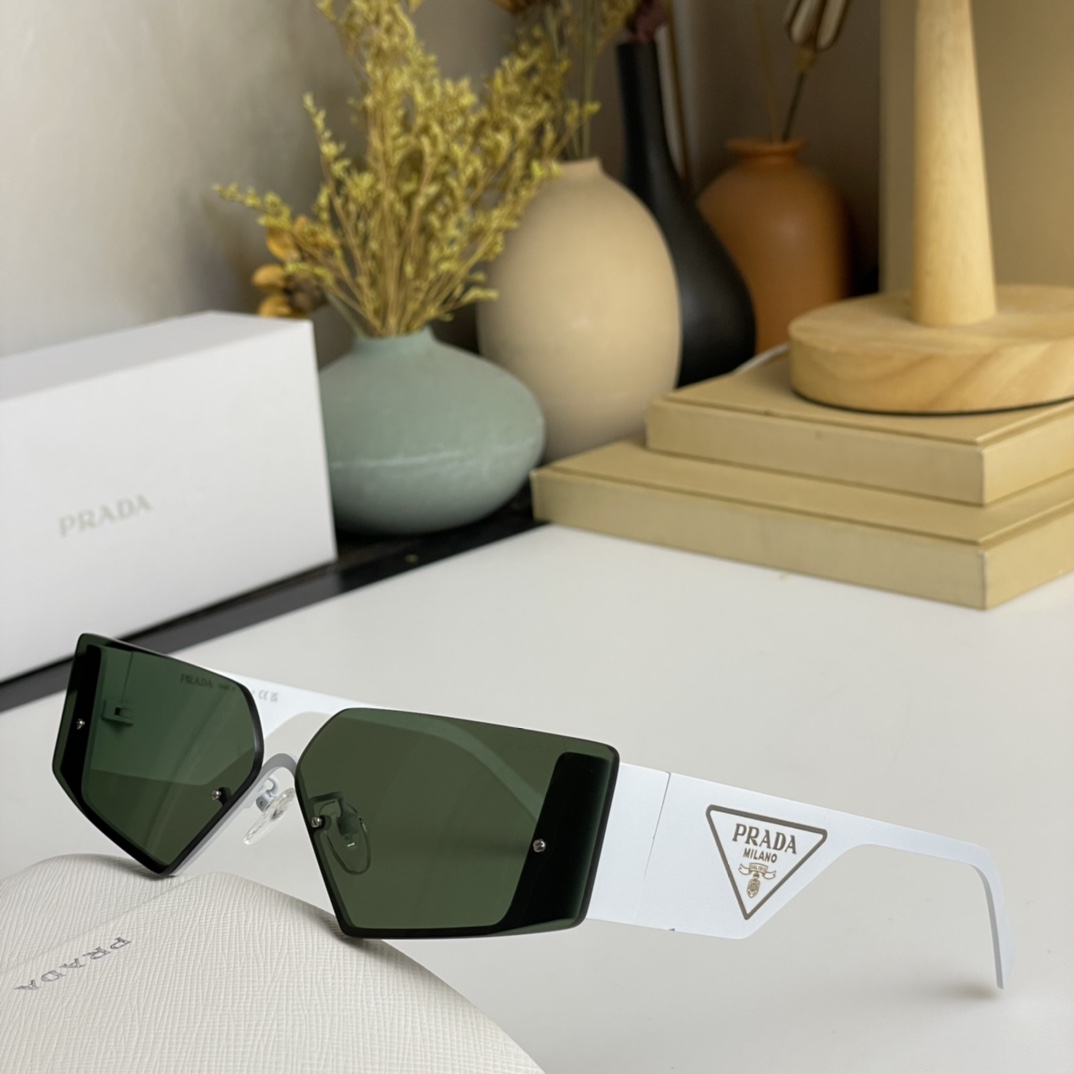 Prada Runway sunglasses SPR59Z