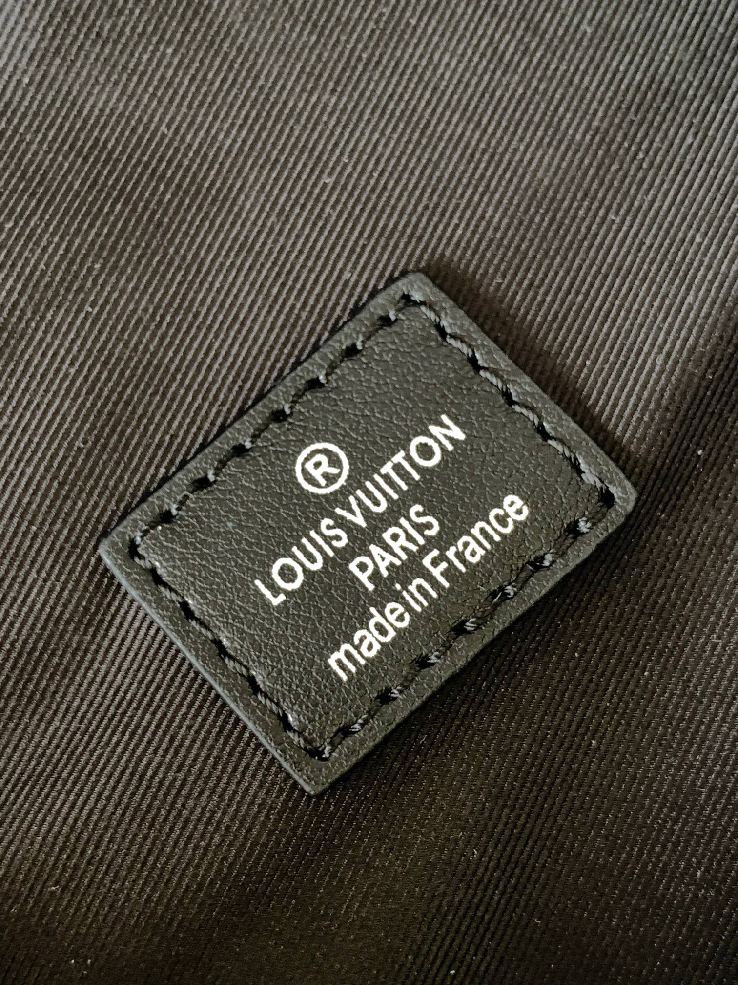 Louis Vuitton N40298 Discovery Graphite Mens Shoulder Bags Size 26*13*7cm