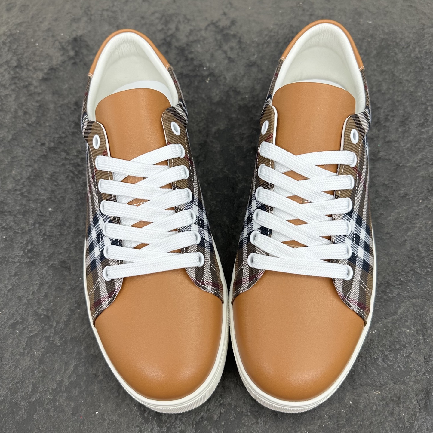 Burberry Sneaker Size 36-46