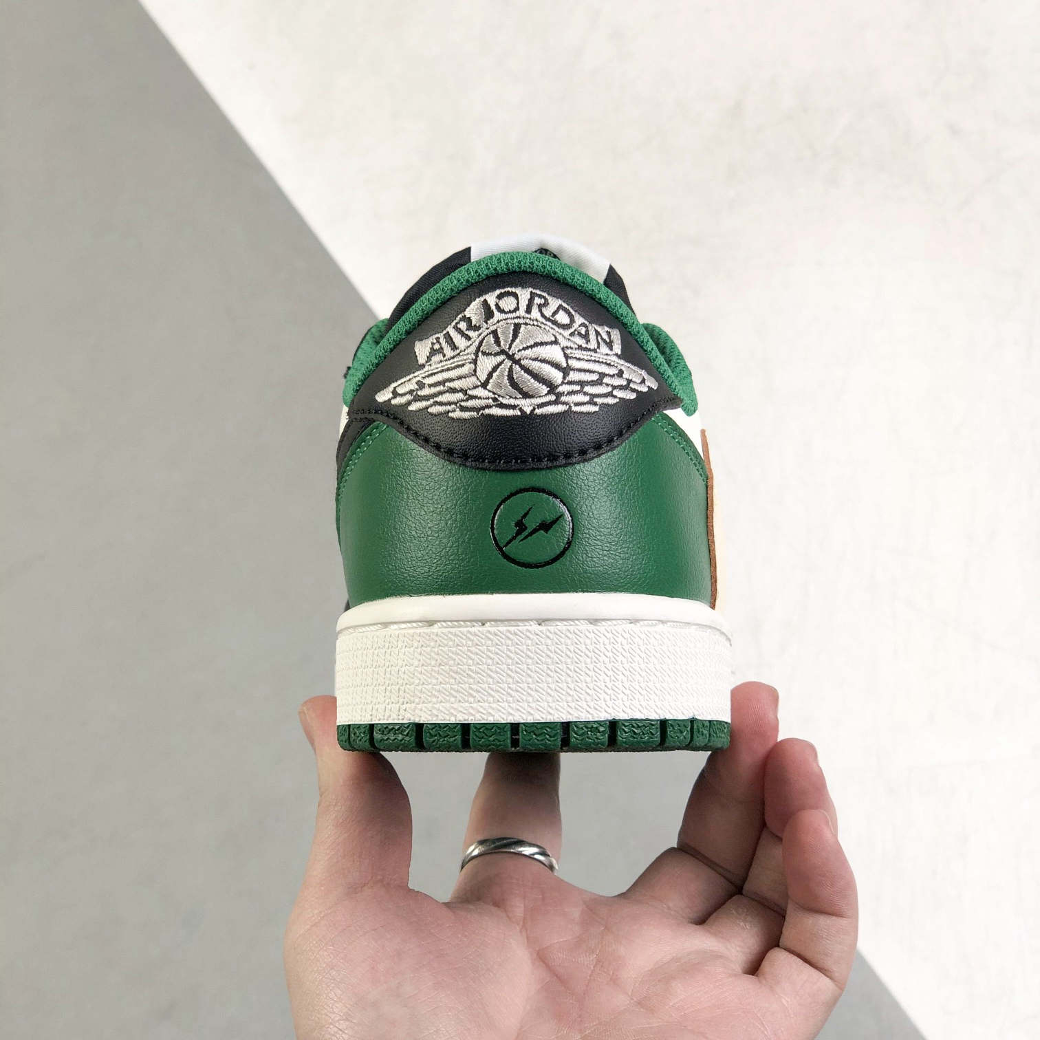 Nike Air Jordan 1 x Travis Scott Low Top Sneaker Shoes Gr. 36-46