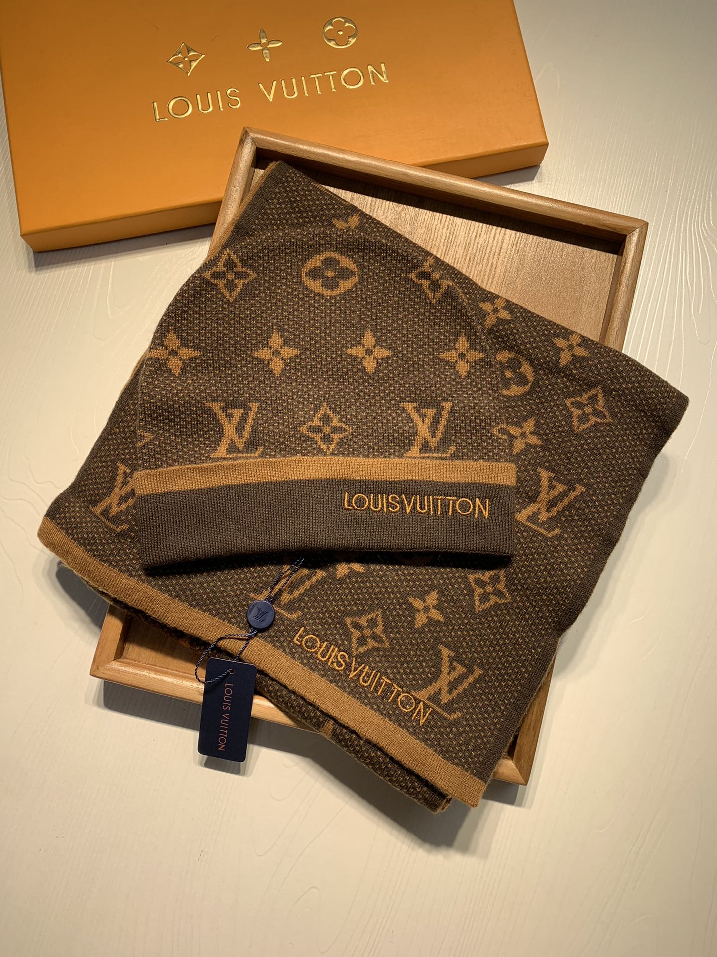 Louis Vuitton Knitted Hat+Scarf