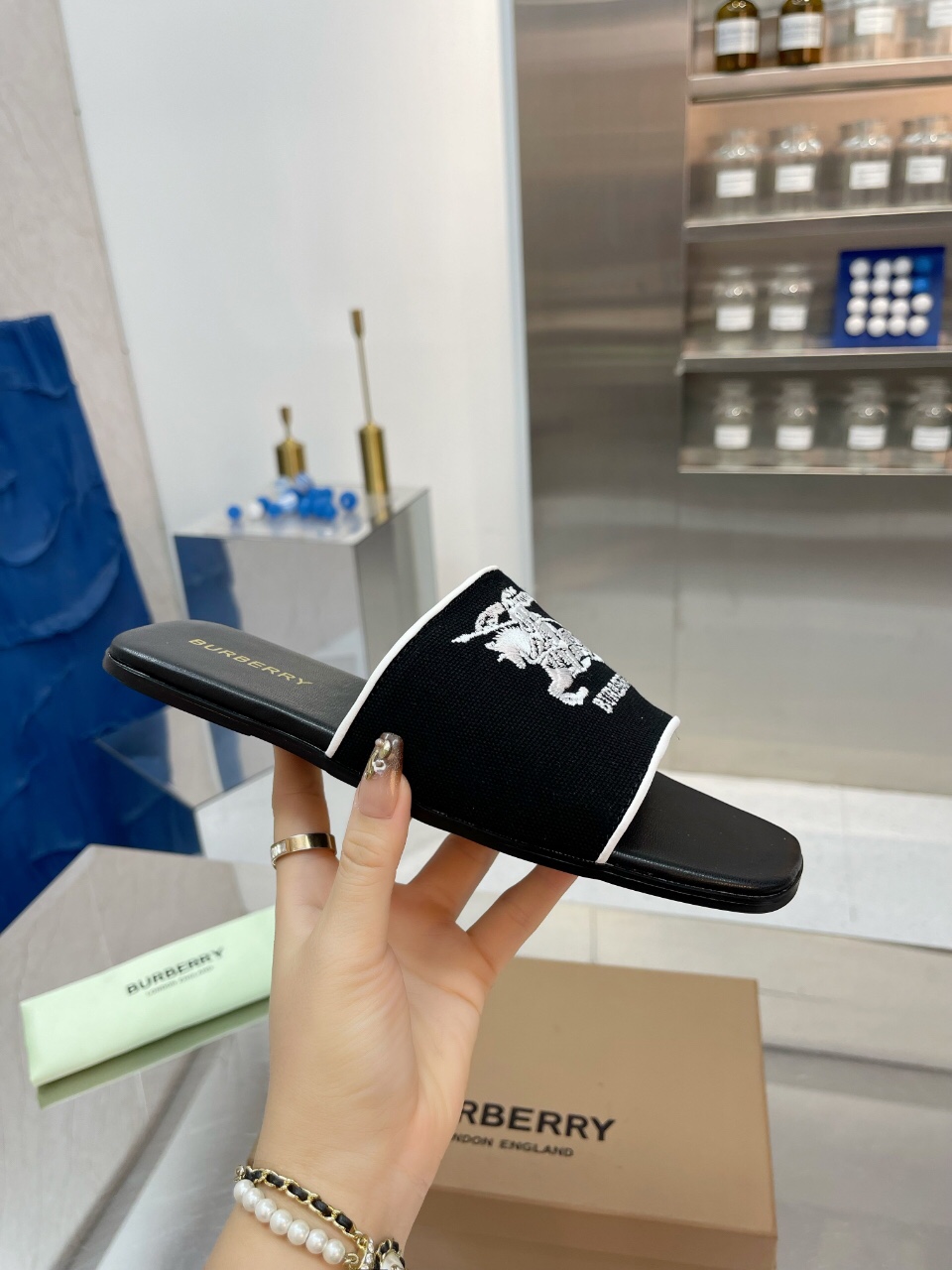 Burberry Women Slippers Size 36-41