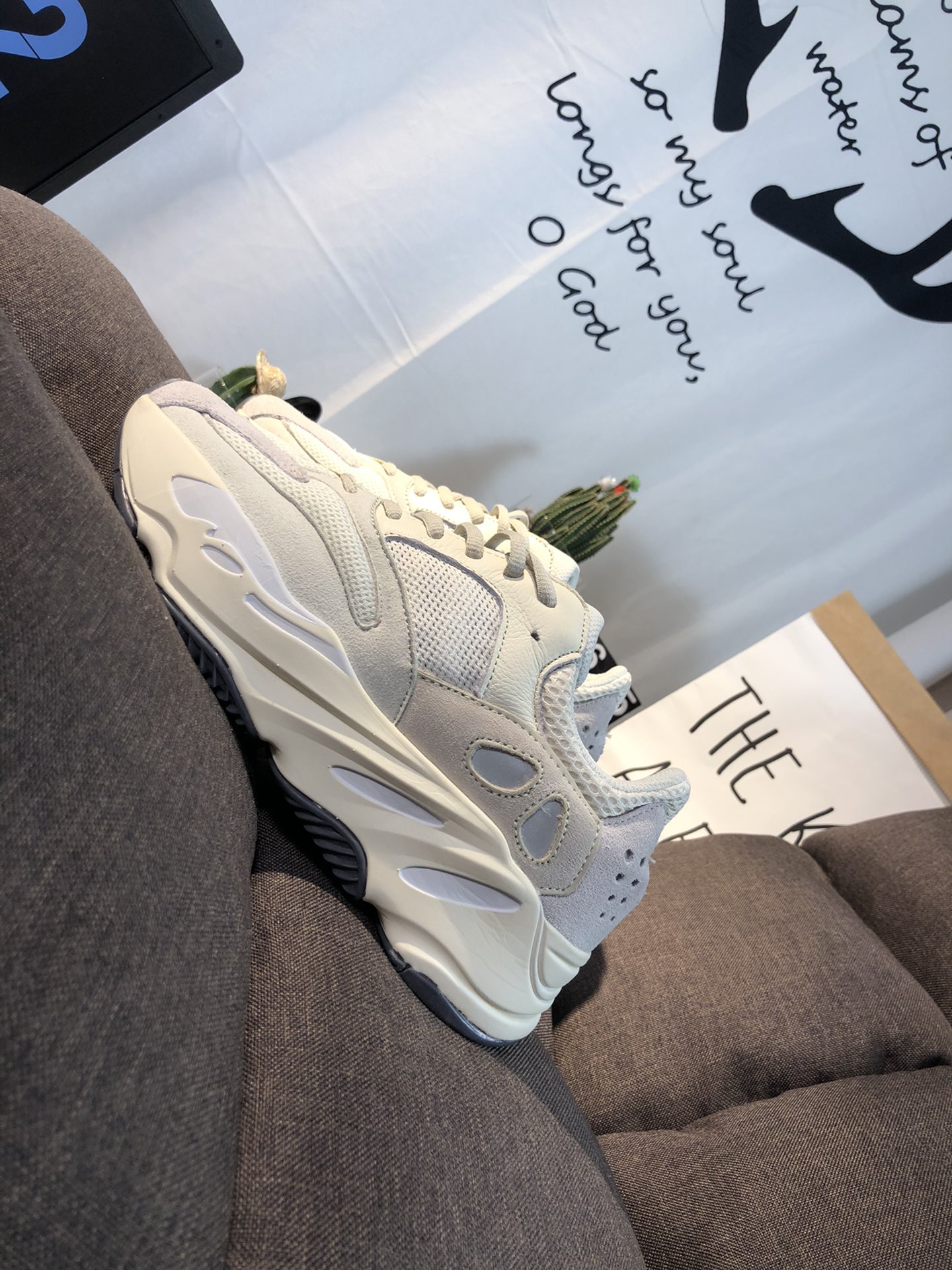 Yeezy 700 Boost Mens/Women's Sneakers Shoes 36 - 45