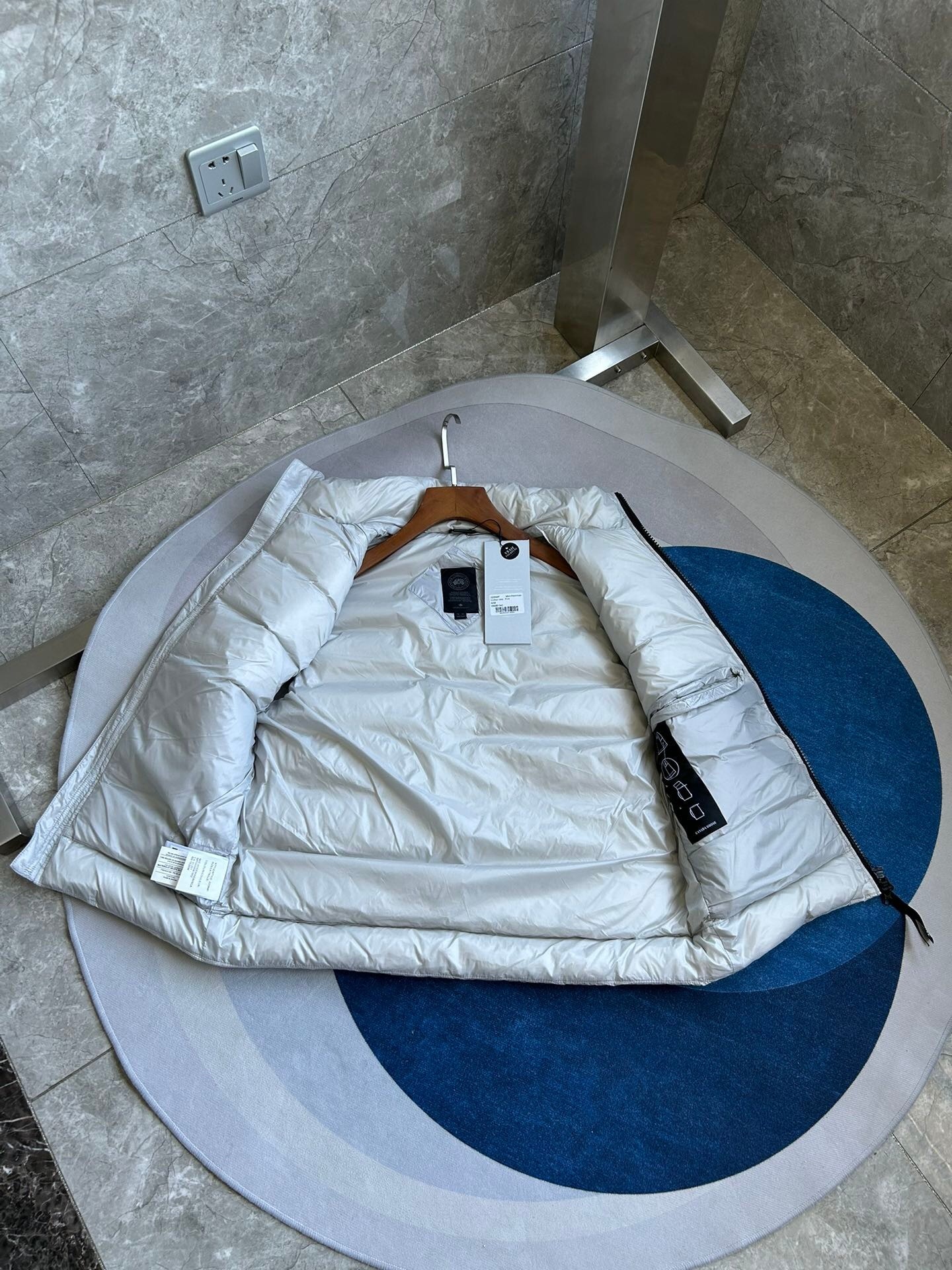 Canada Goose E2229 Crofton Vest-WD Men Winter Vest Size S-XXL