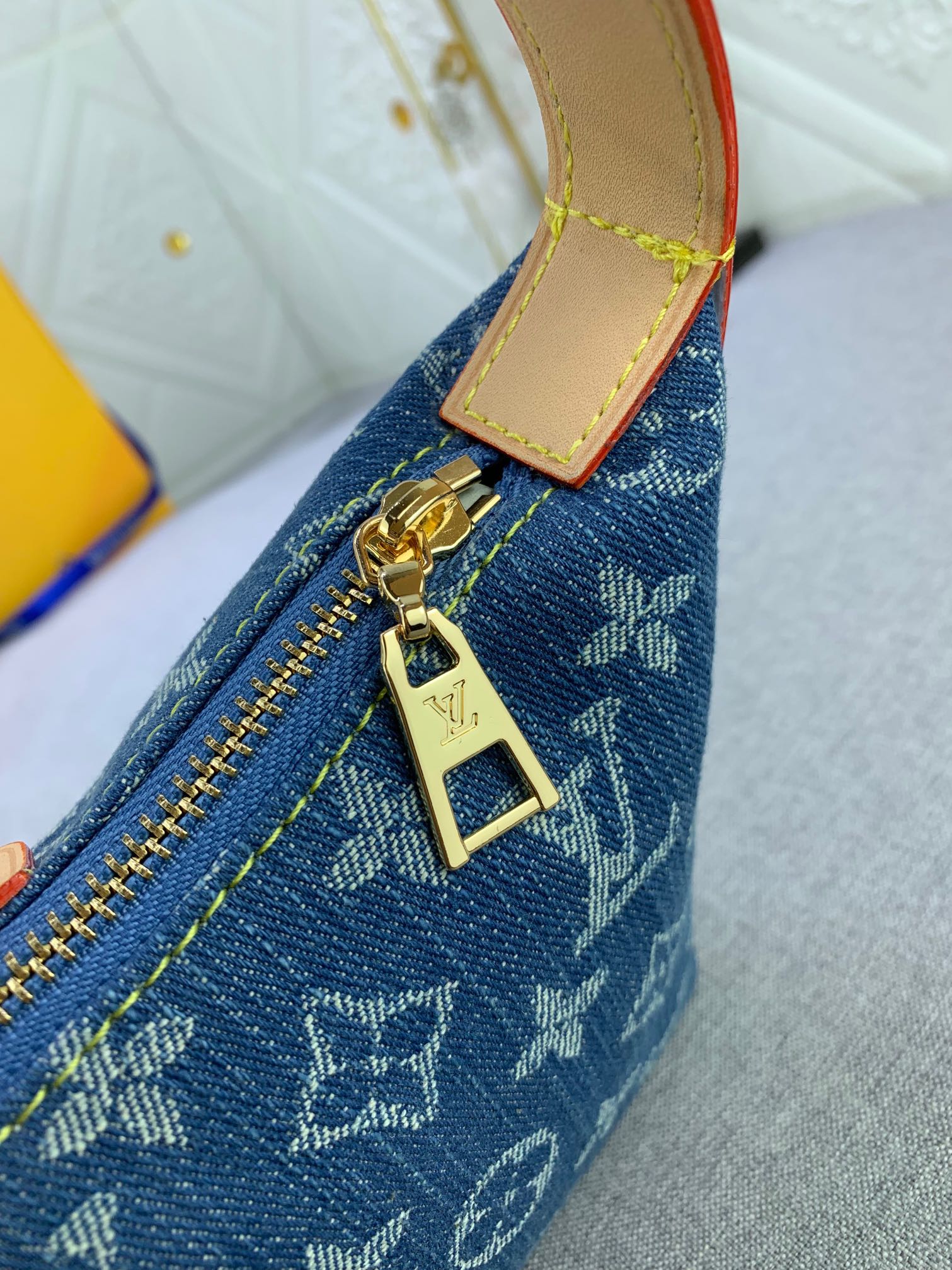 Louis Vuitton M82949 Hills Pochette Monogram Denim Cowboy Women Shoulder Bags Size 20.5*6*16cm