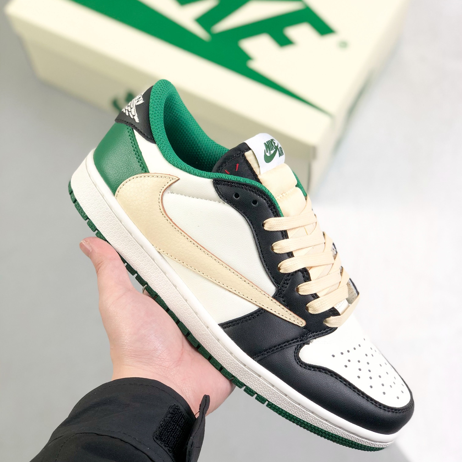 Nike Air Jordan 1 x Travis Scott Low Top Sneaker Shoes Gr. 36-46