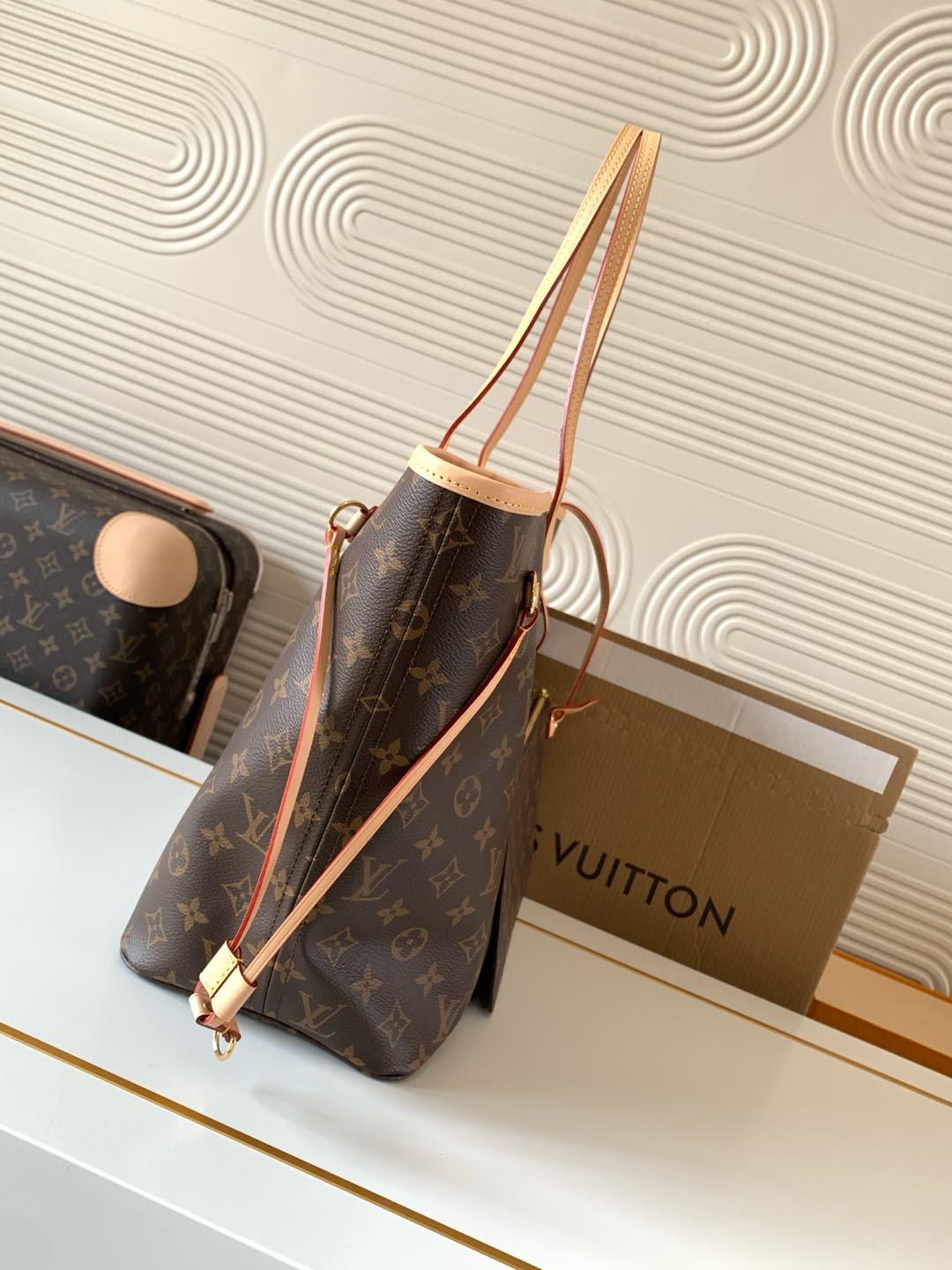 Louis Vuitton M46975 Neverfull MM Tote Bag Size 31*28*14cm