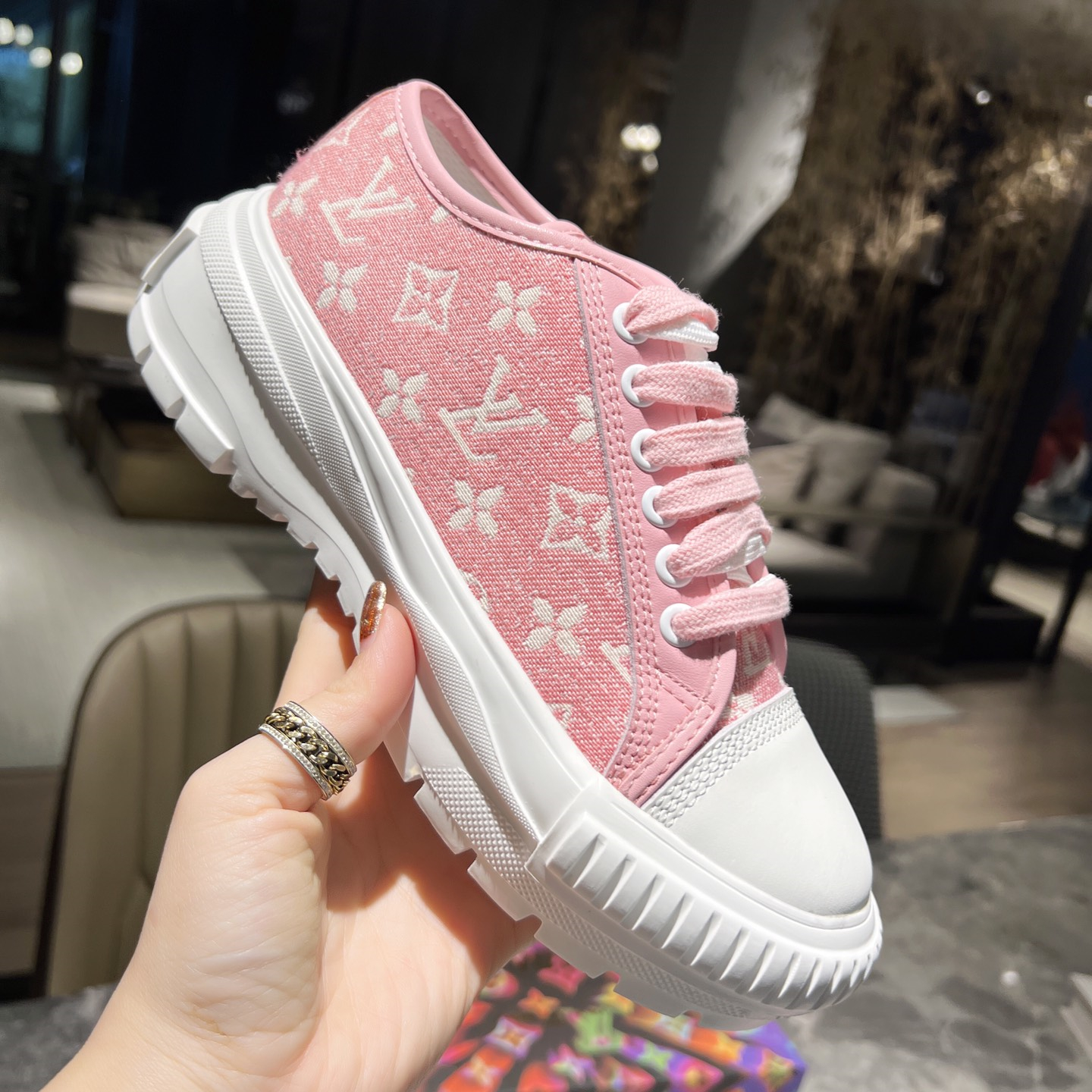 Louis Vuitton Squad Low Top Sneaker Size 35-40  2-Color
