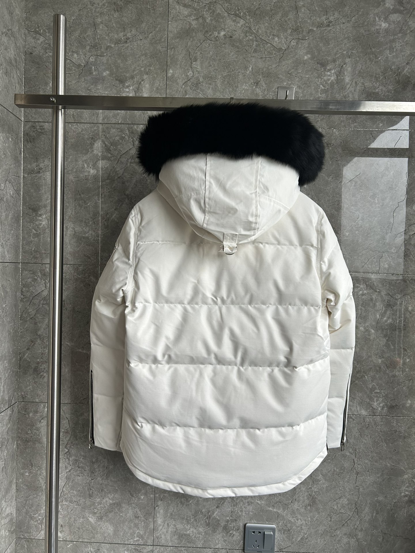 Moose Knuckles 06 Men Winter Jacket Size S-XXL White