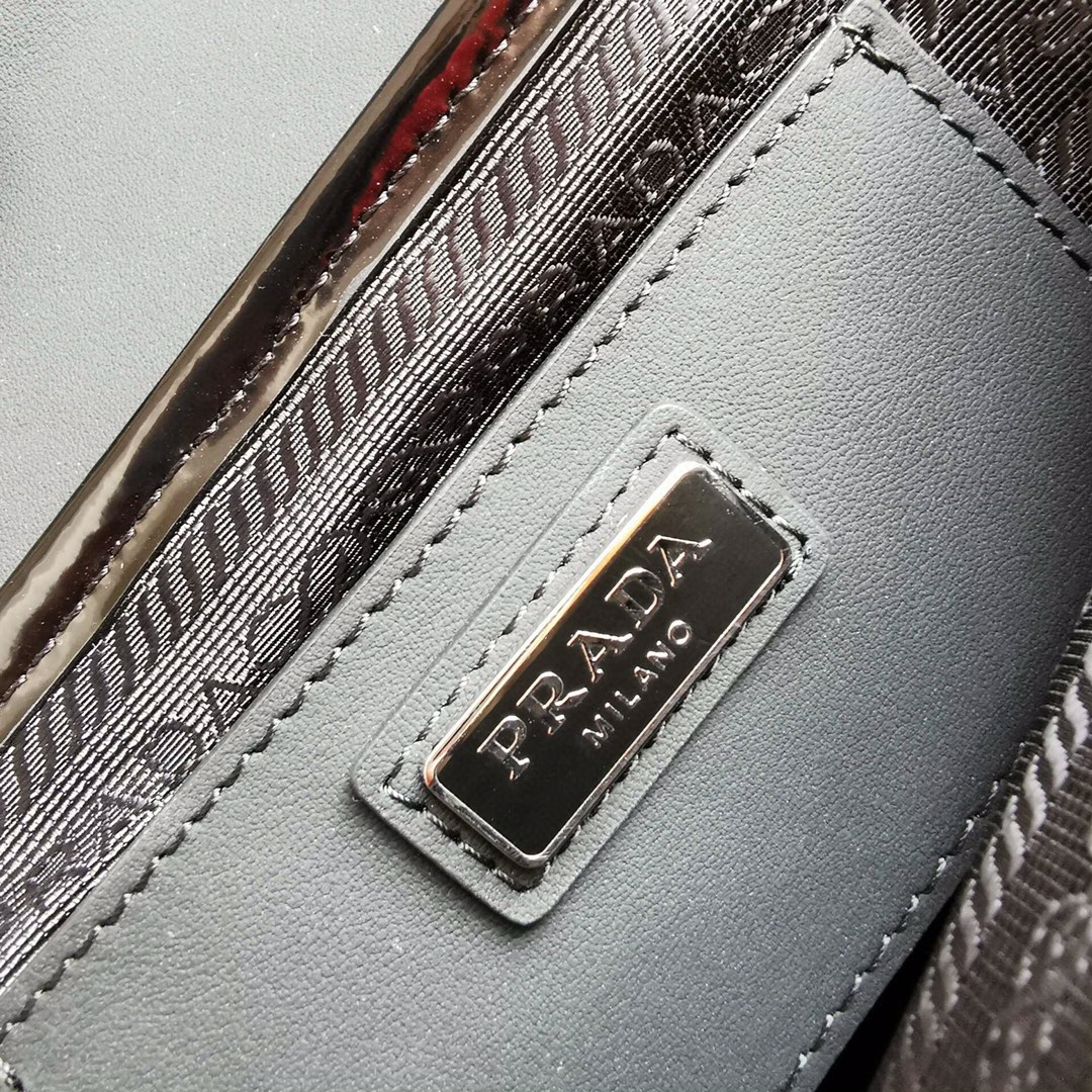 Prada 2VD044 Re-Nylon and Leather Mens Shoulder Bags Size 20*15.5*4cm