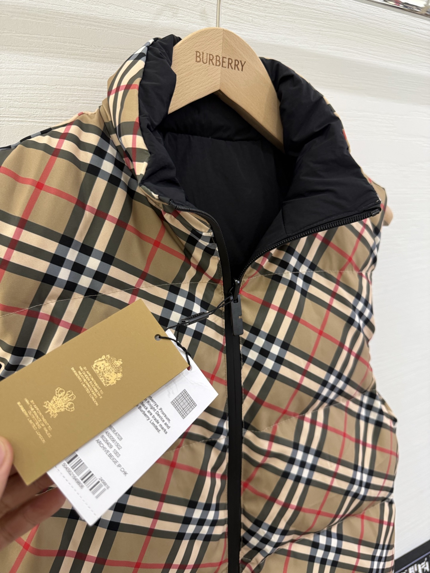 Burberry Unisex Vest Size S-XXL
