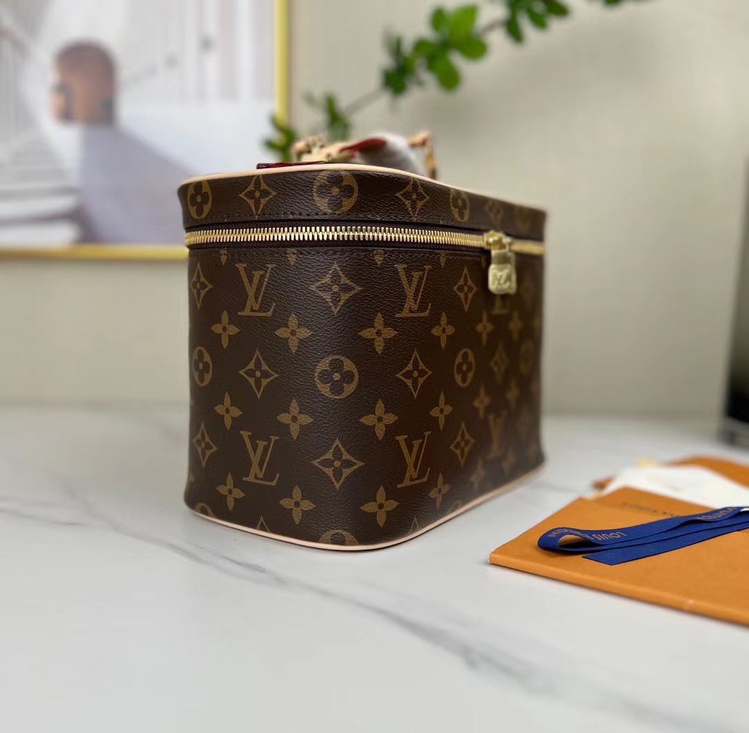 Louis Vuitton M42265 Women Shoulder Bags 24*18*14.5cm