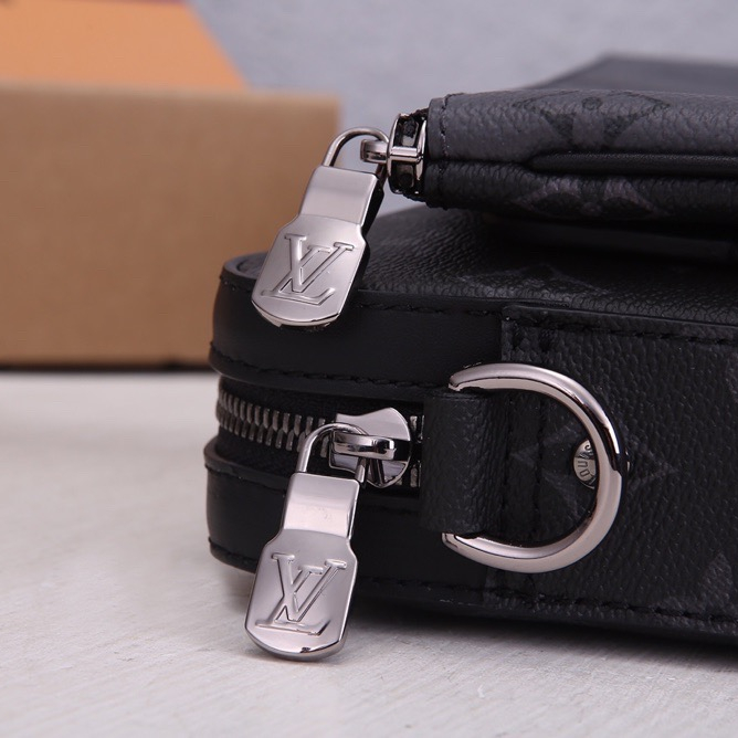 Louis Vuitton M69443 Trio Messenger Mens Shoulder Bags Size 25*18.5*7cm