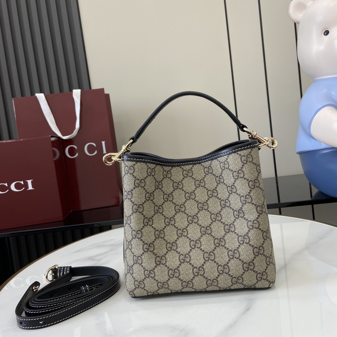 Gucci GG Emblem Women Shoulder Bags Size 20*18*11cm