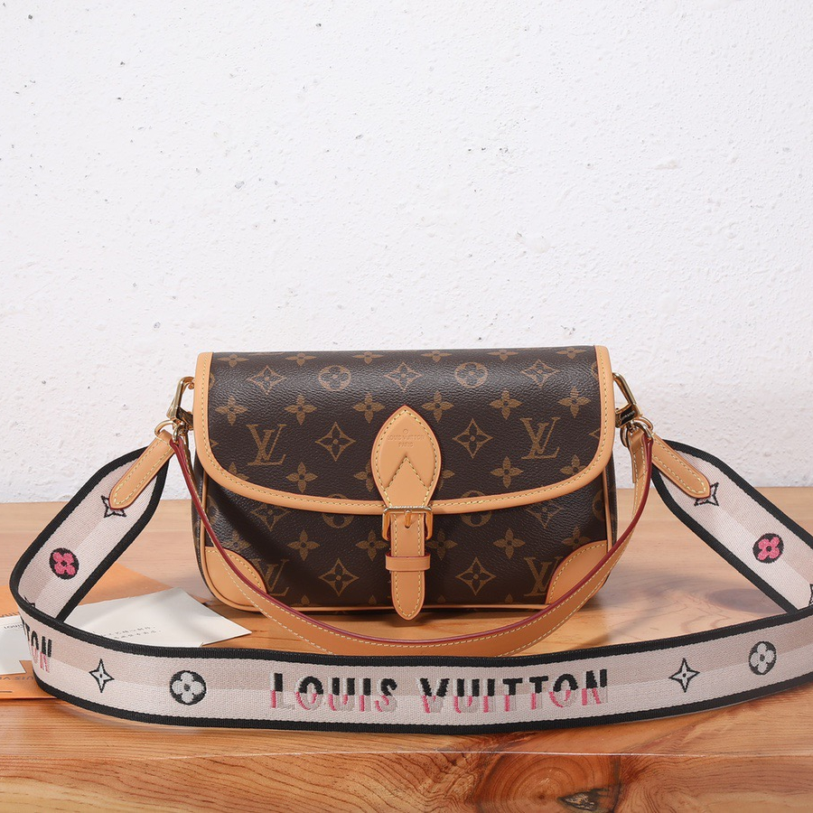 Louis Vuitton M45985 Diane Women Shoulder Bags Size 24*15*9cm