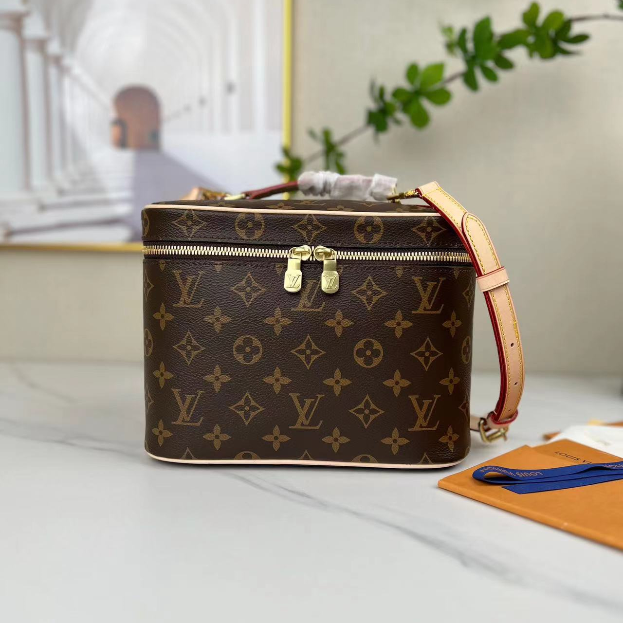 Louis Vuitton M42265 Women Shoulder Bags 24*18*14.5cm