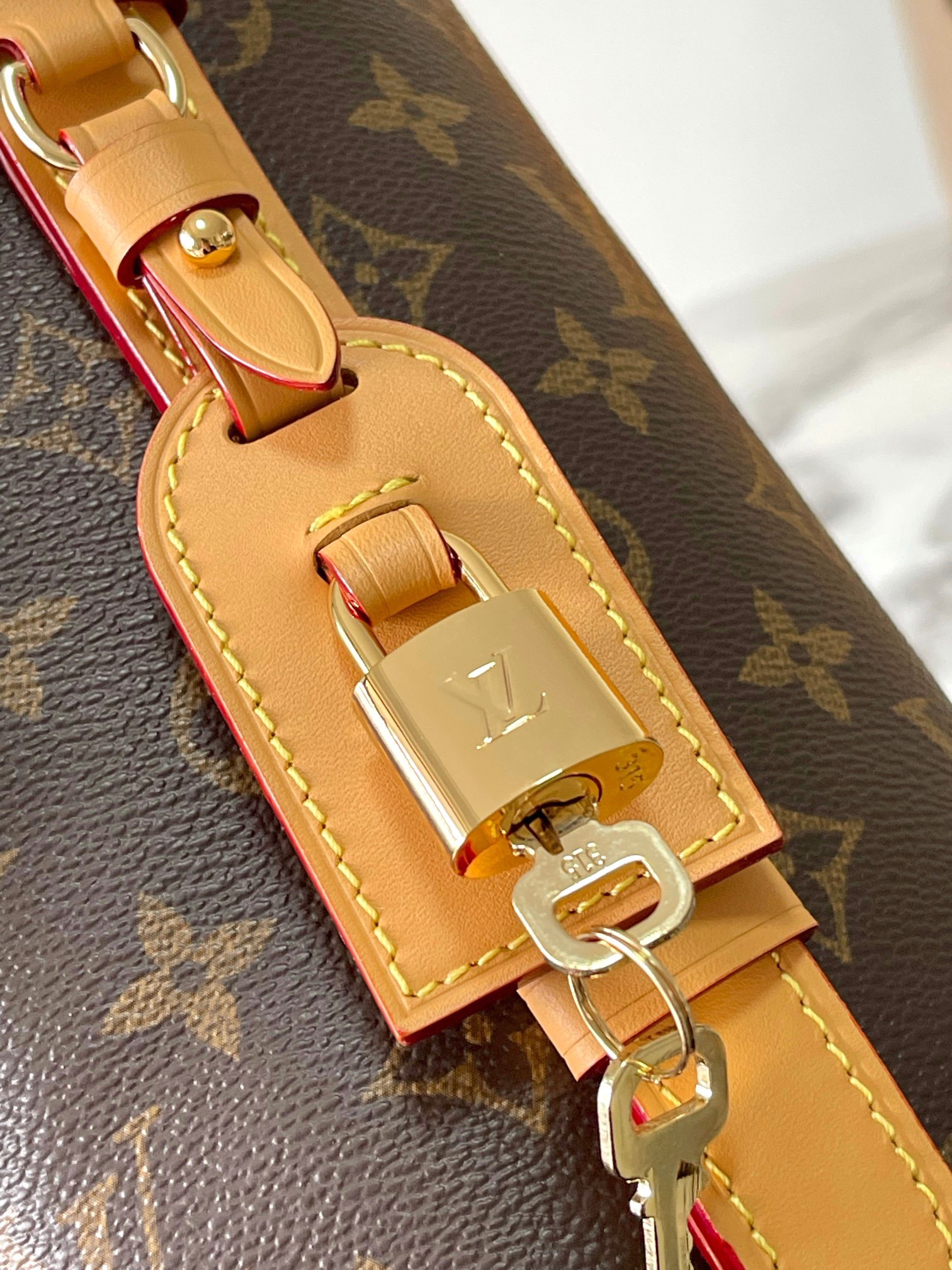 Louis Vuitton M12925 Women Shoulder Bags Size 16*18*12cm