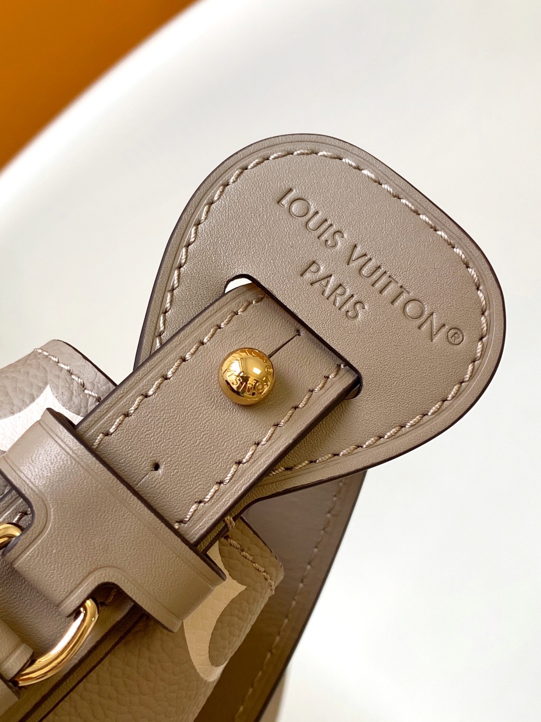 Louis Vuitton M13045 Women Shoulder Bags Size 16*18*12cm