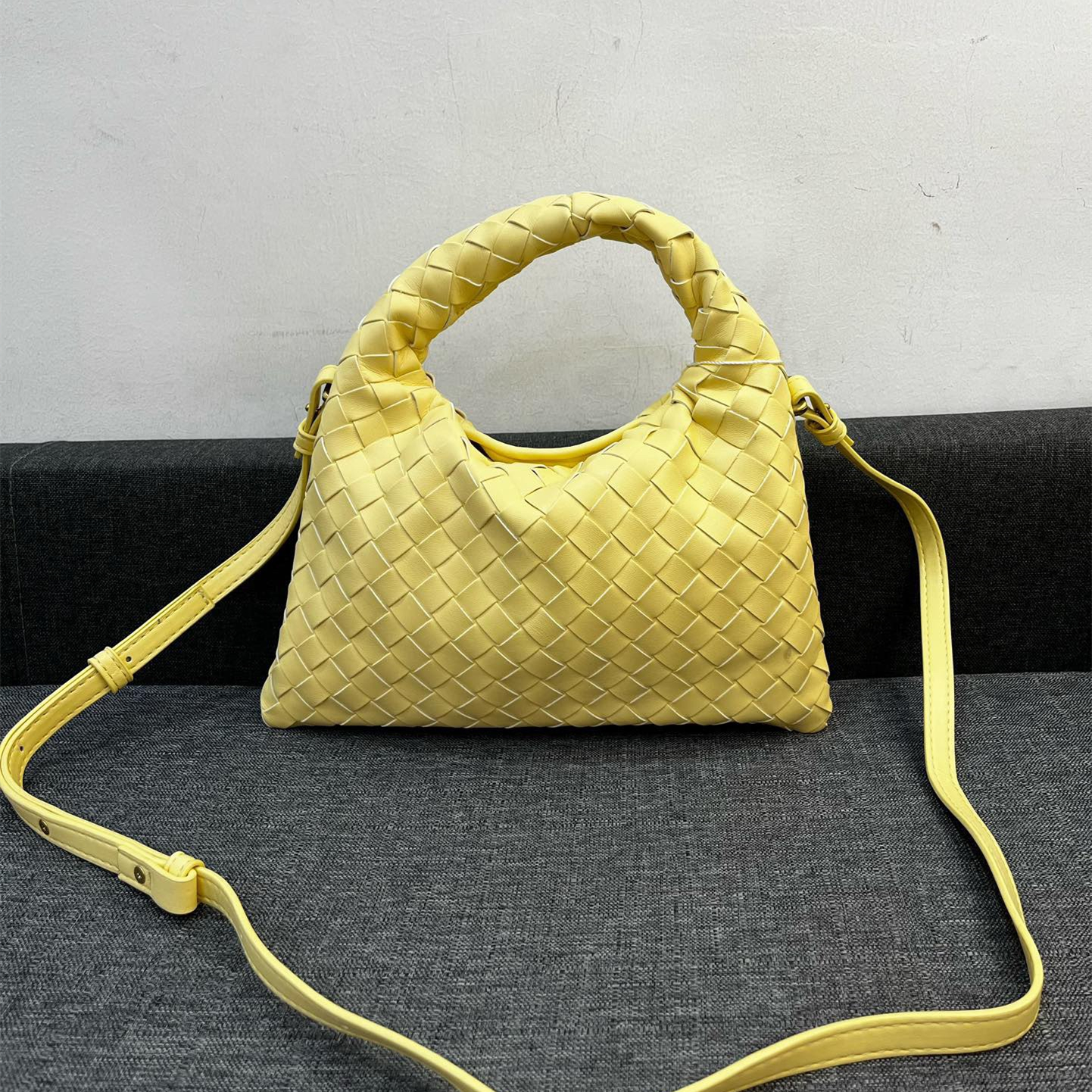Bottega Veneta HO Women Shoulder Bags 28*17cm