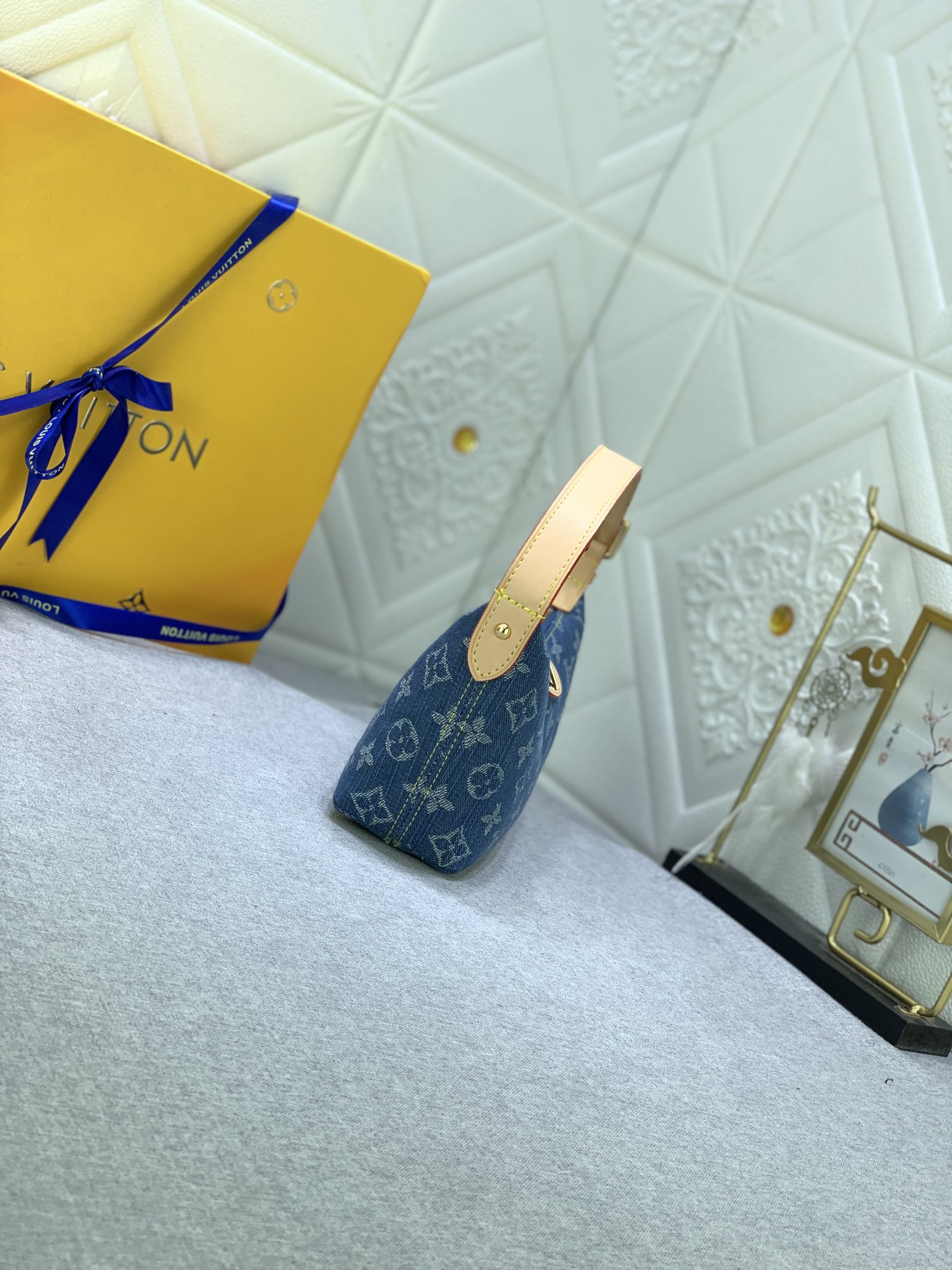 Louis Vuitton M82949 Hills Pochette Monogram Denim Cowboy Women Shoulder Bags Size 20.5*6*16cm