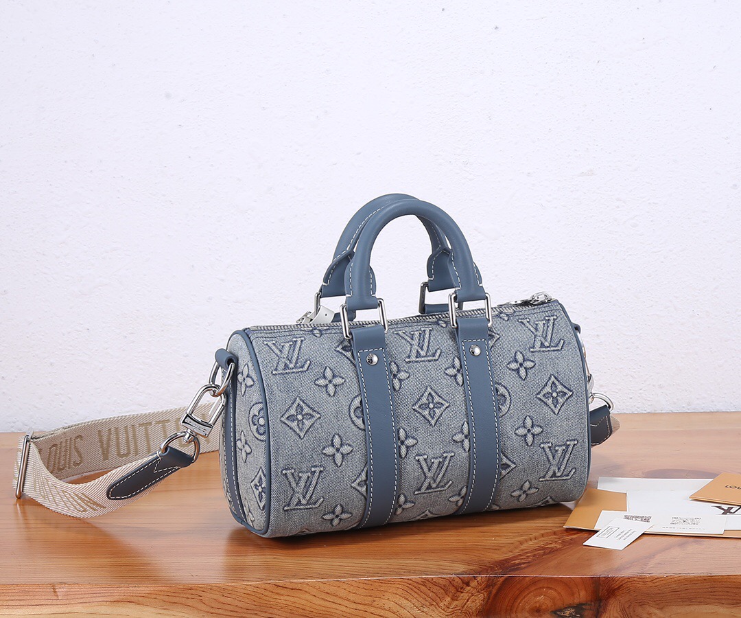 Louis Vuitton Keepall Bandoulière 25 Mens Shoulder Bags