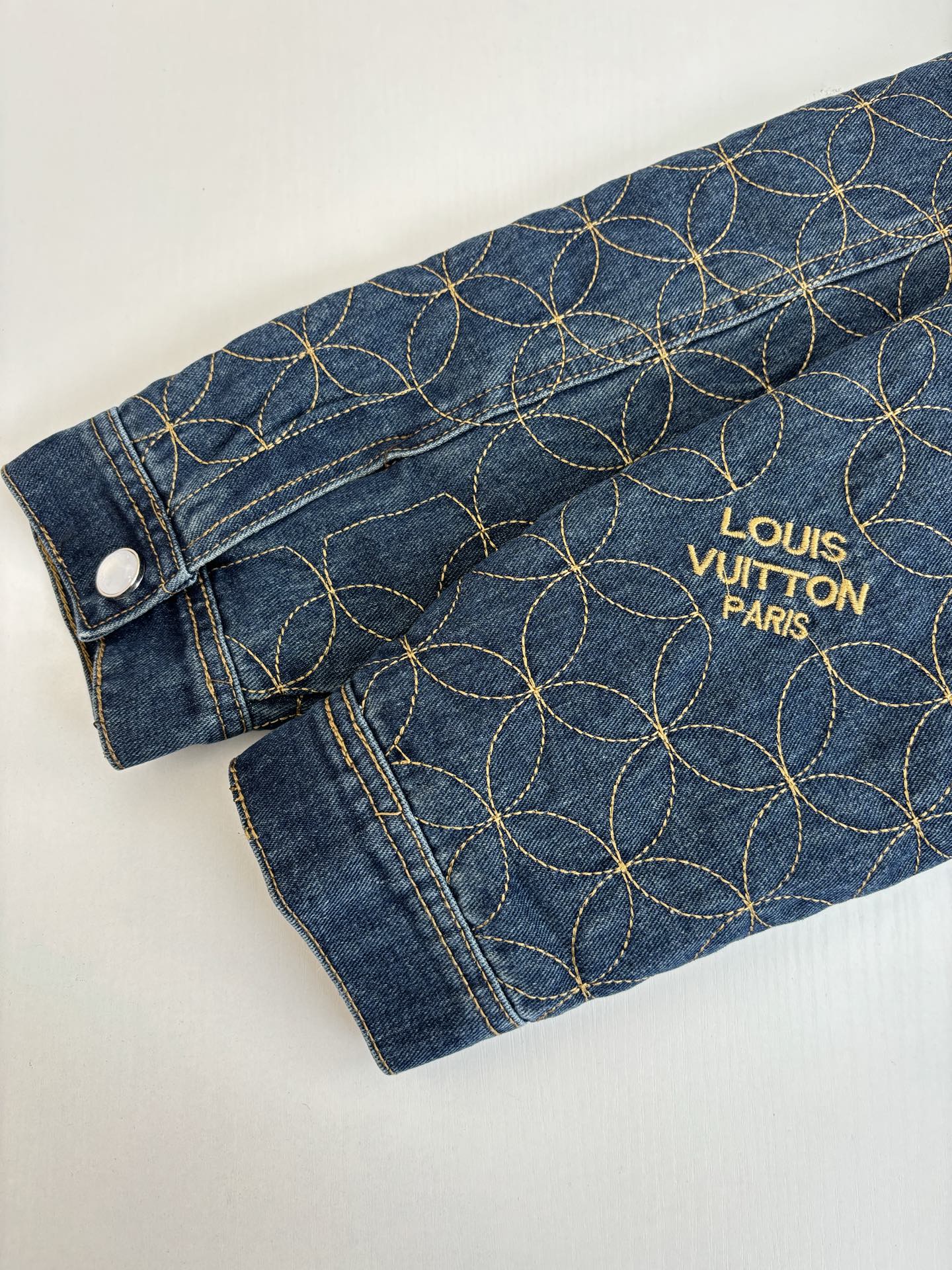 Louis Vuitton Unisex Jacket Size S-XL