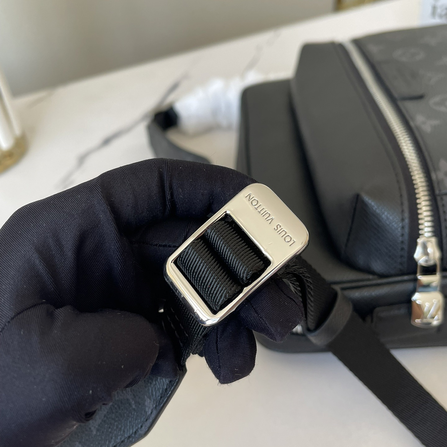 Louis Vuitton M30233 Outdoor Messenger Mens Shoulder Bags Size 29.5*20*10.5cm