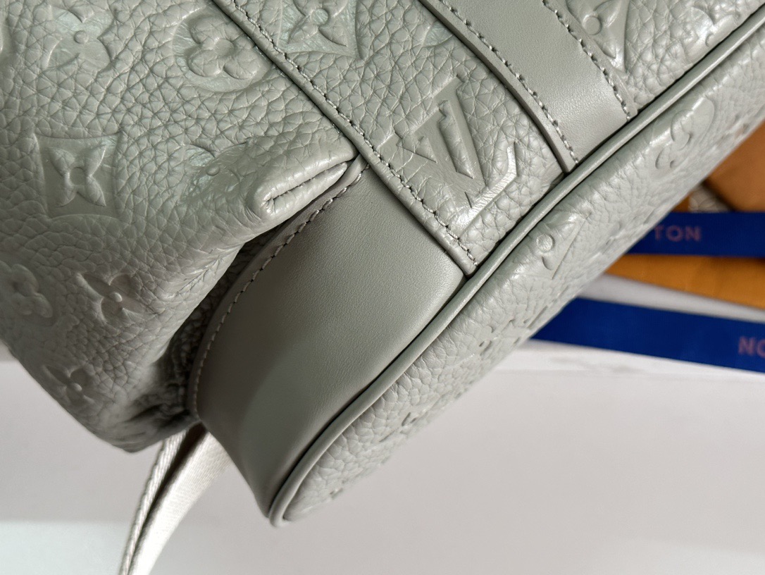 Louis Vuitton M23146 Eclipse Reverse Backpack Size 32*39*12cm