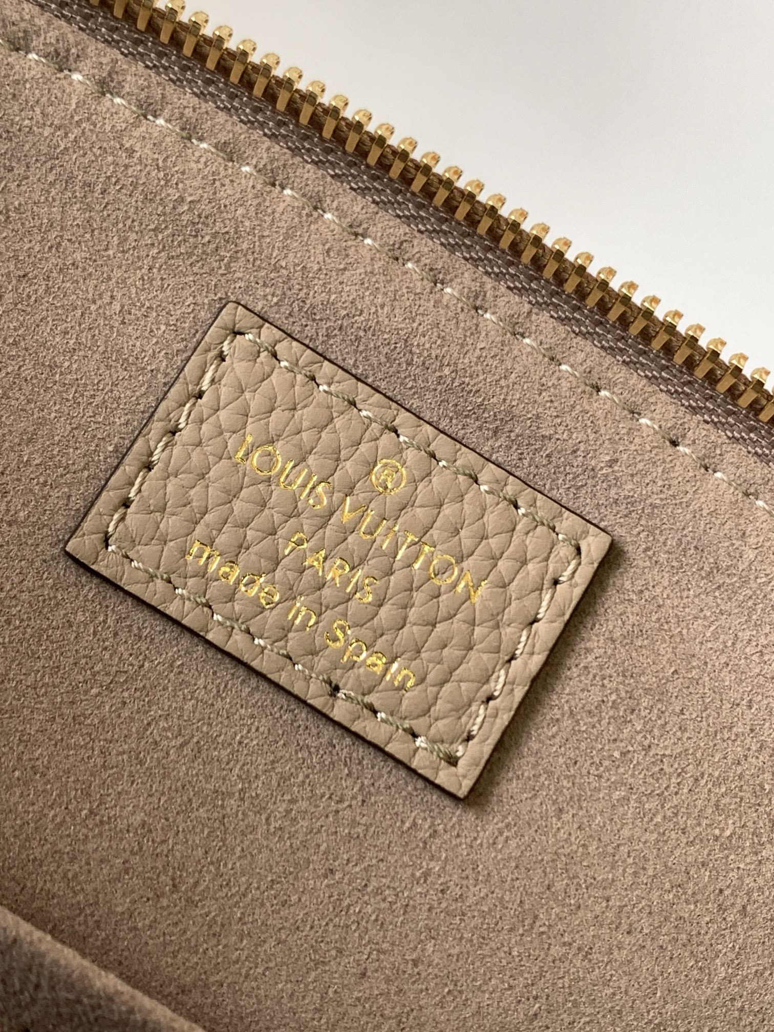 Louis Vuitton M45833 Women Shoulder Bags 2-Size