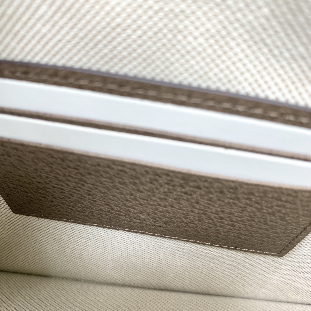 Gucci New GG Supreme Clutch Size 24*17.5*1cm Style 672989