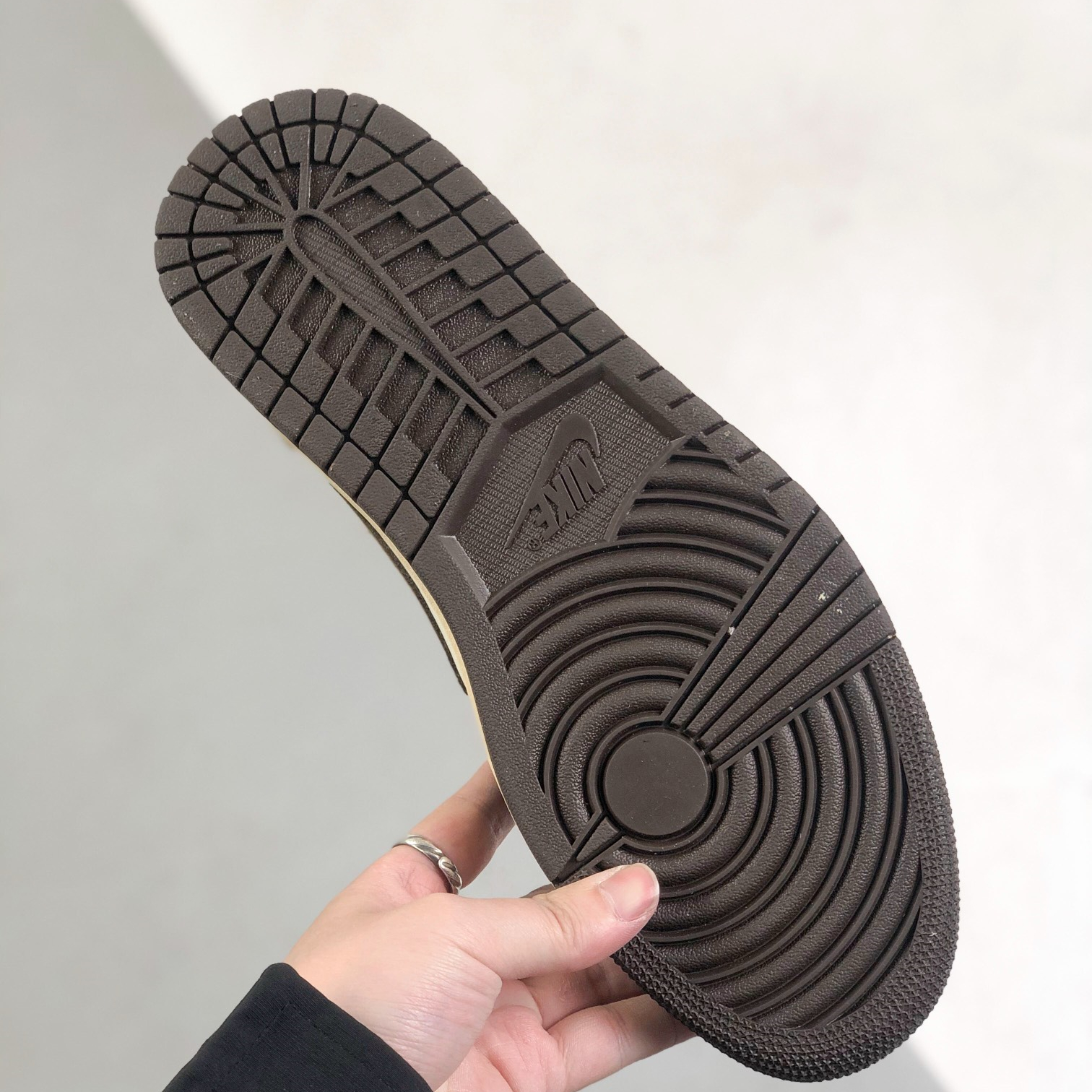 Nike Air Jordan 1 x Travis Scott Low Top Sneaker Shoes Gr. 36-46