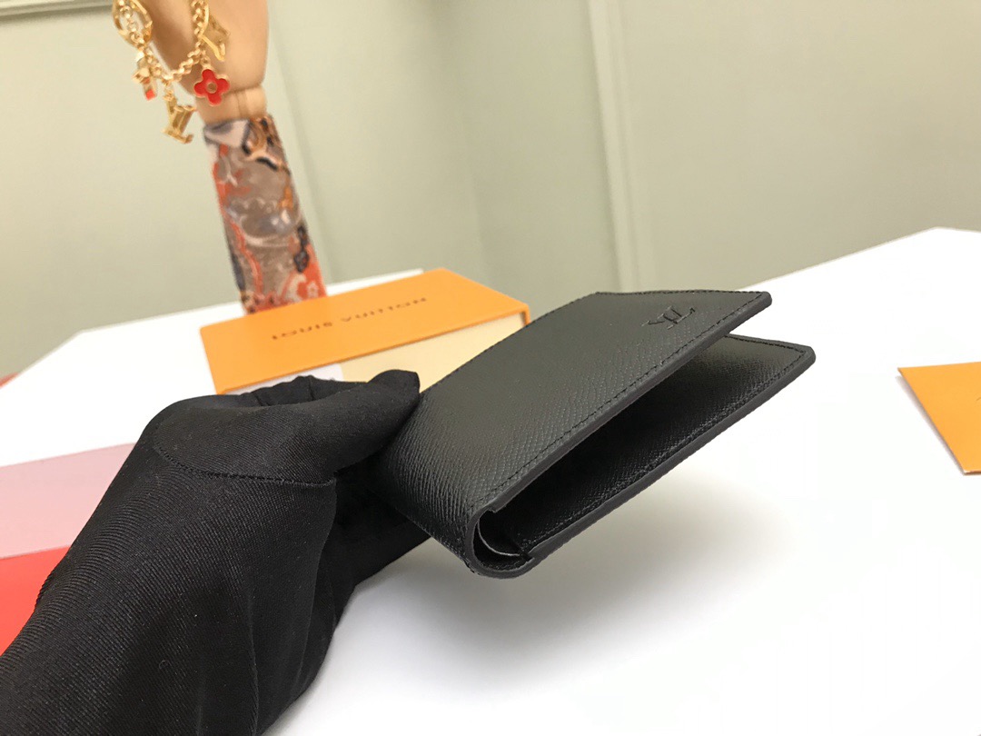 Louis Vuitton Men Wallet M30539 Size 11.9*9cm