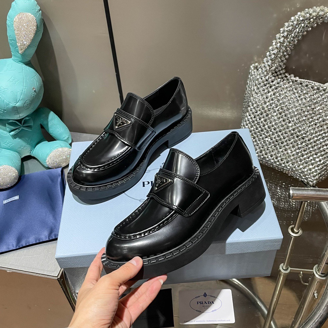 Prada Metallic Leather Loafers Size 35-42   3-Color