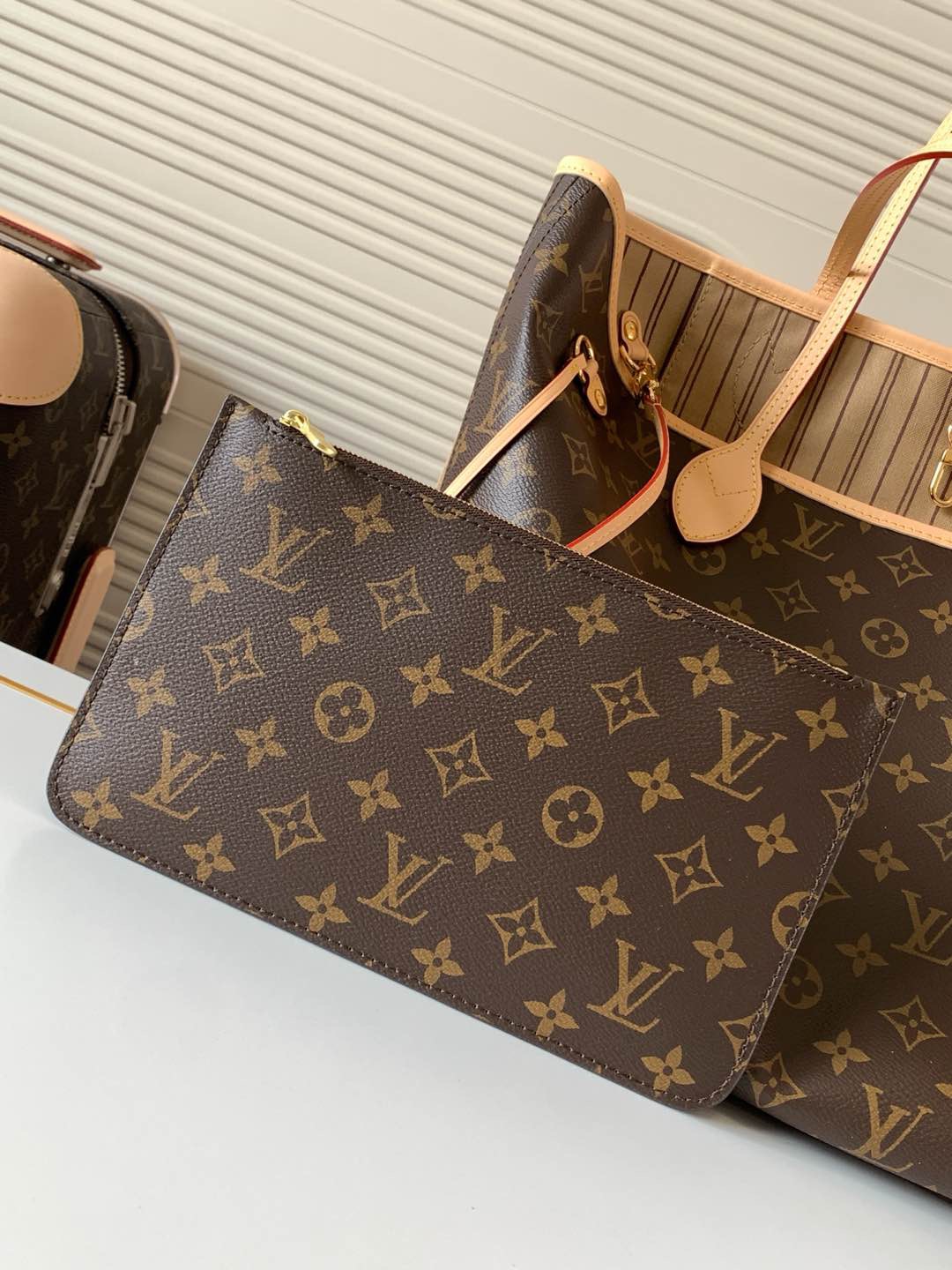 Louis Vuitton M46975 Neverfull MM Tote Bag Size 31*28*14cm