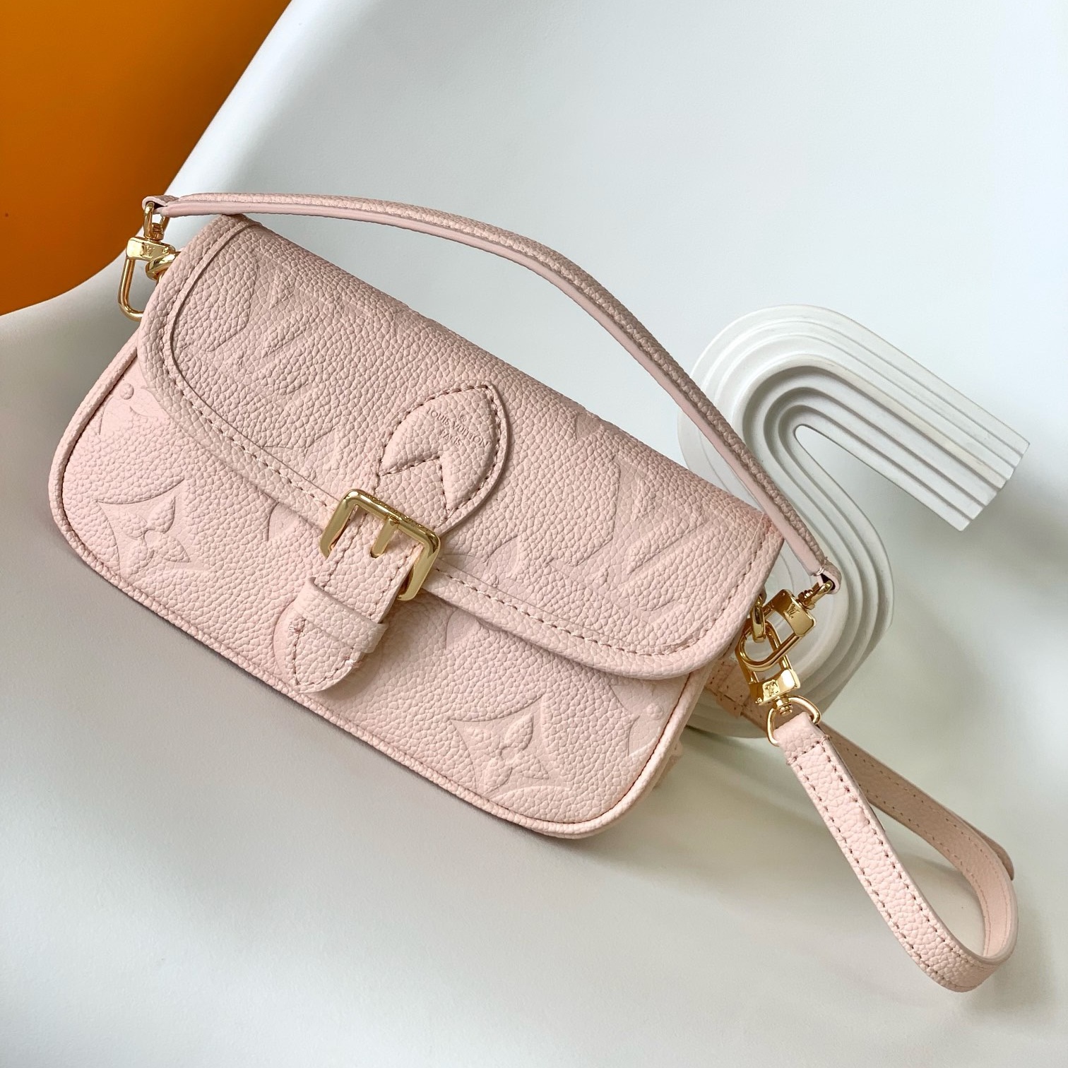 Louis Vuitton M83566 Nano Diane Women Shoulder Bags Size 19*10.5*6cm