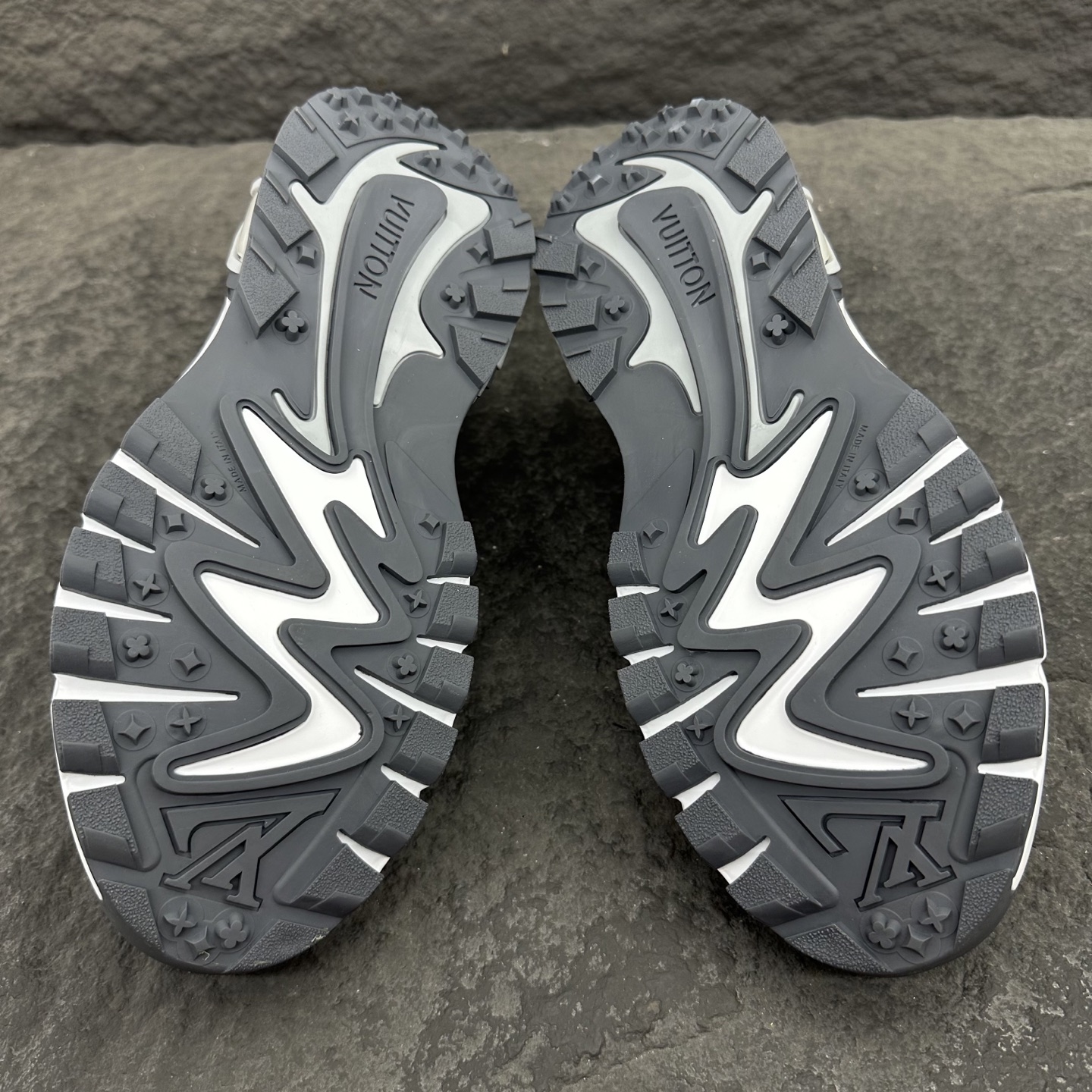 Louis Vuitton LV Runner Tatic Sneaker Size 38-46